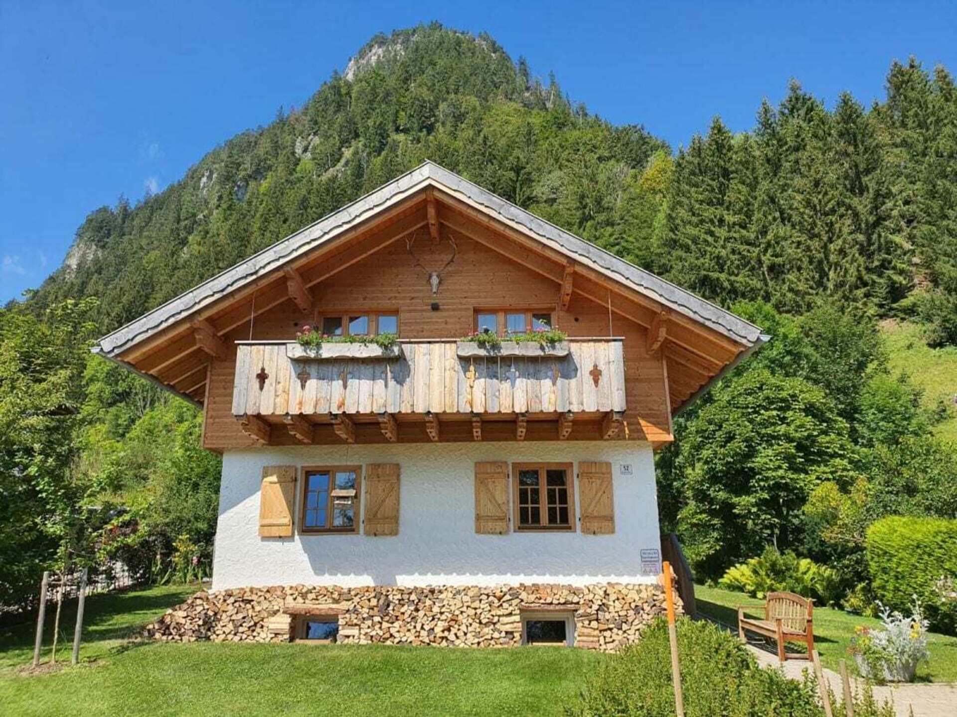 Ruim chalet in Pfronten met uitzicht op de Zugspitze, geschikt voor 10 personen - foto 1