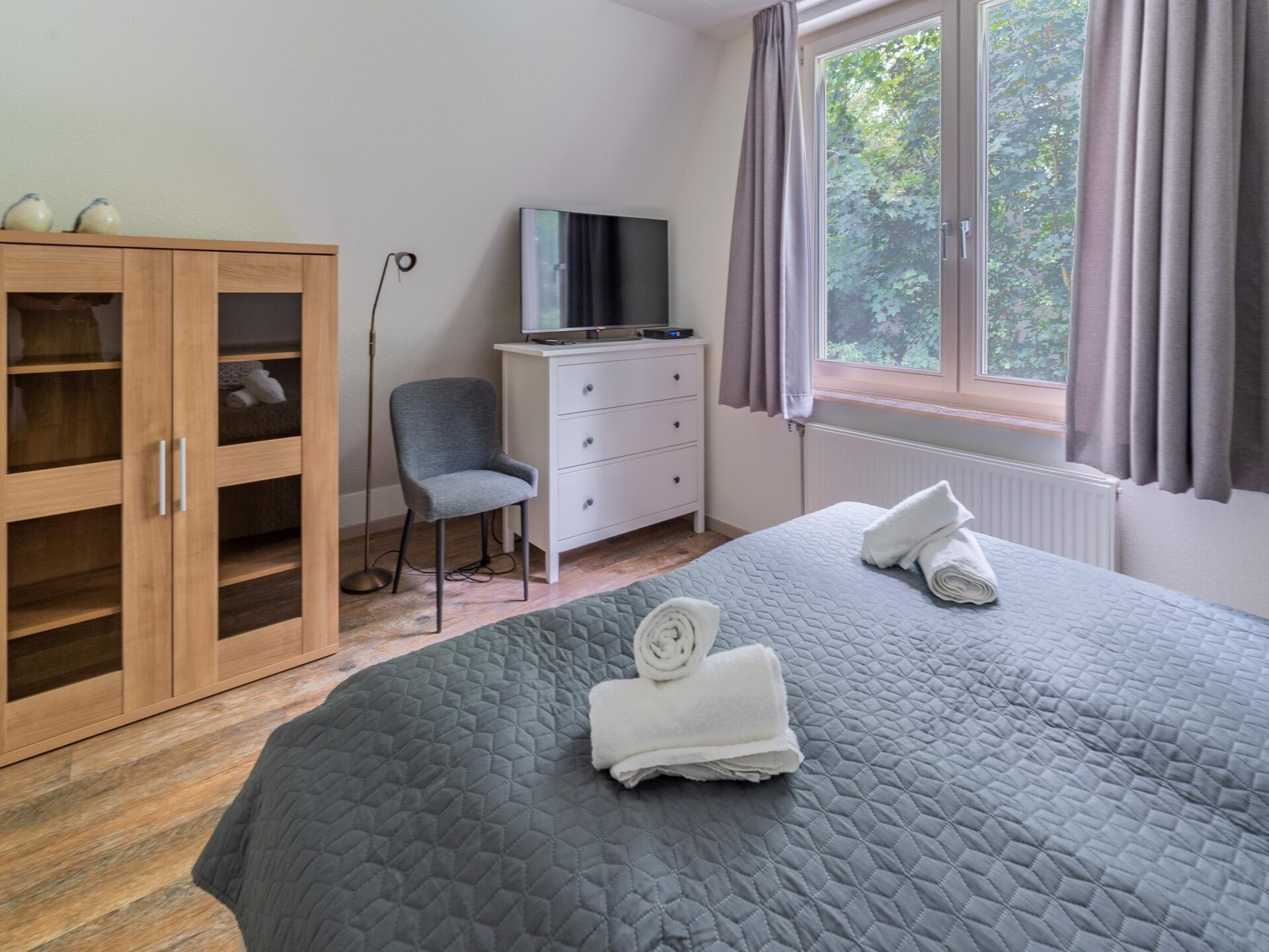 Sfeervol landhuis Eb & Vloed: rust en privacy in het bos bij De Koog - foto 13