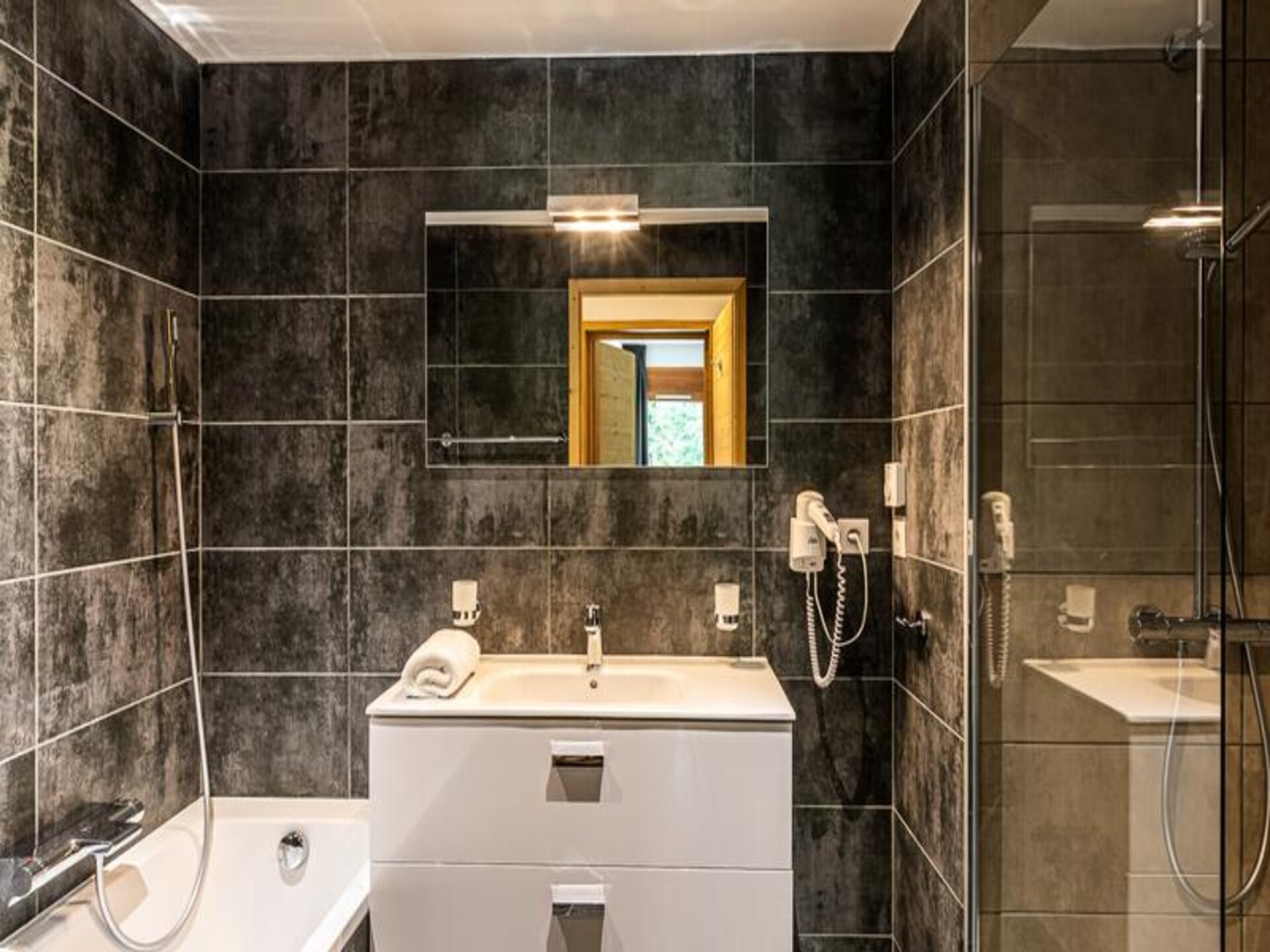Luxe 5-persoons appartement in Abondance met zwembad, sauna en Alpenpanorama - foto 68