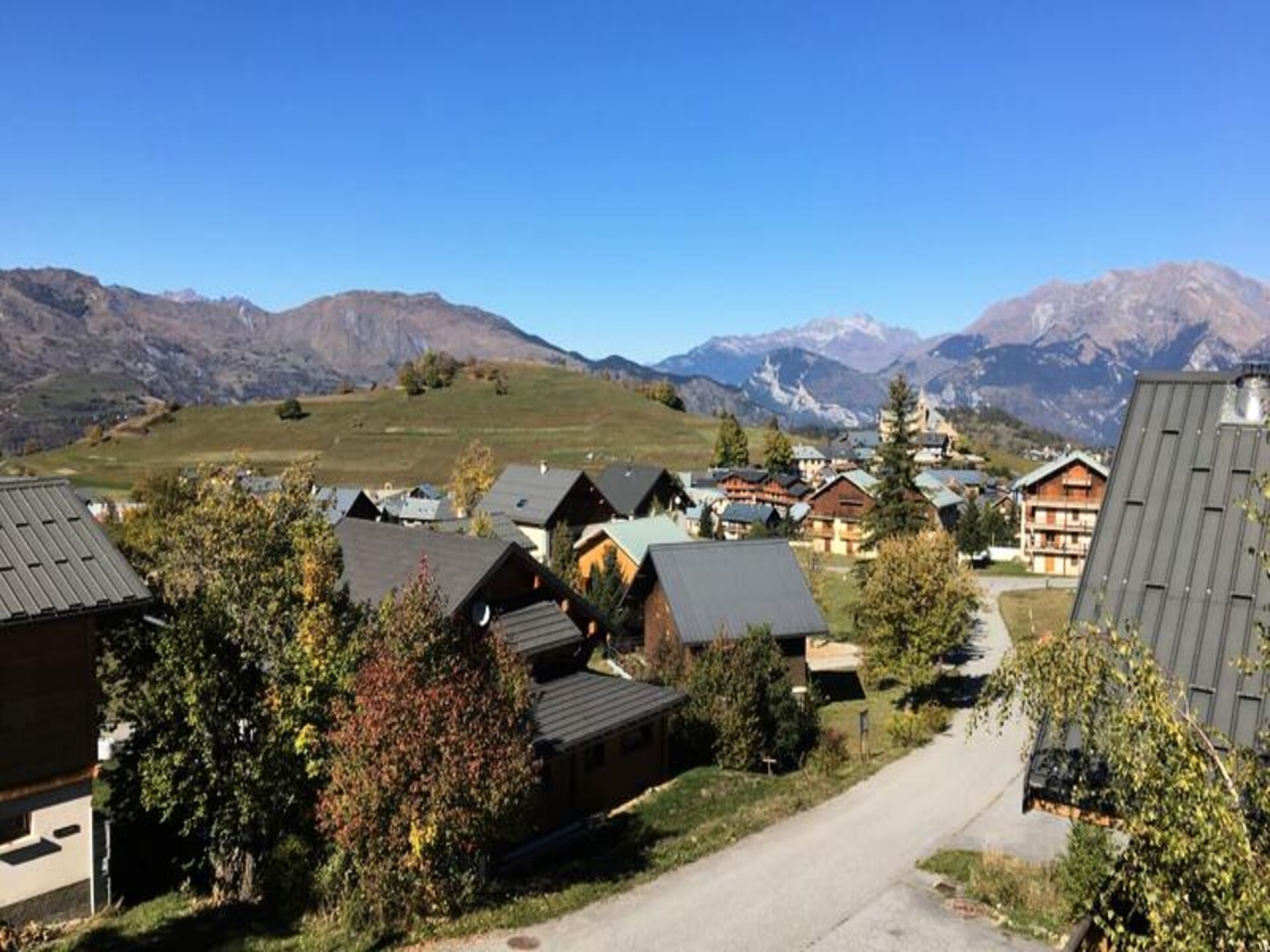 Ruim chalet in Albiez Montrond met panoramisch terras en bergzicht - foto 13