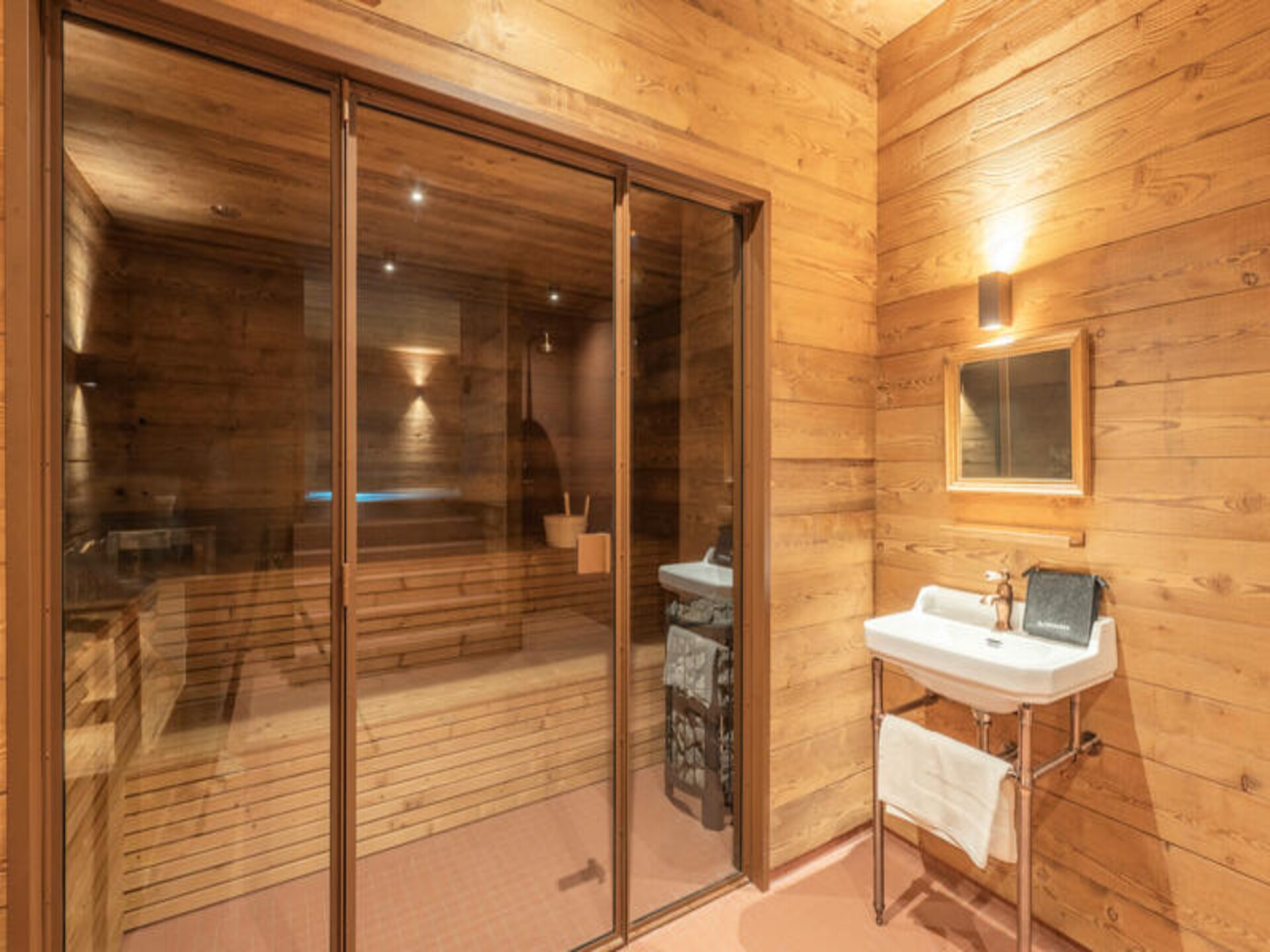 Chalet Loup in Huez: luxe voor 14 personen met spa, sauna en directe piste-toegang - foto 14