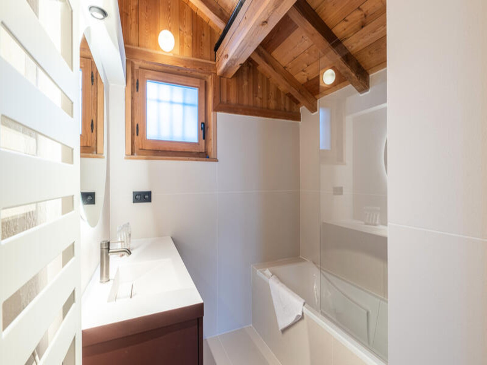 Chalet Ecureuil: Luxe skichalet met spa en ski-in/ski-out in Alpe d'Huez - foto 11