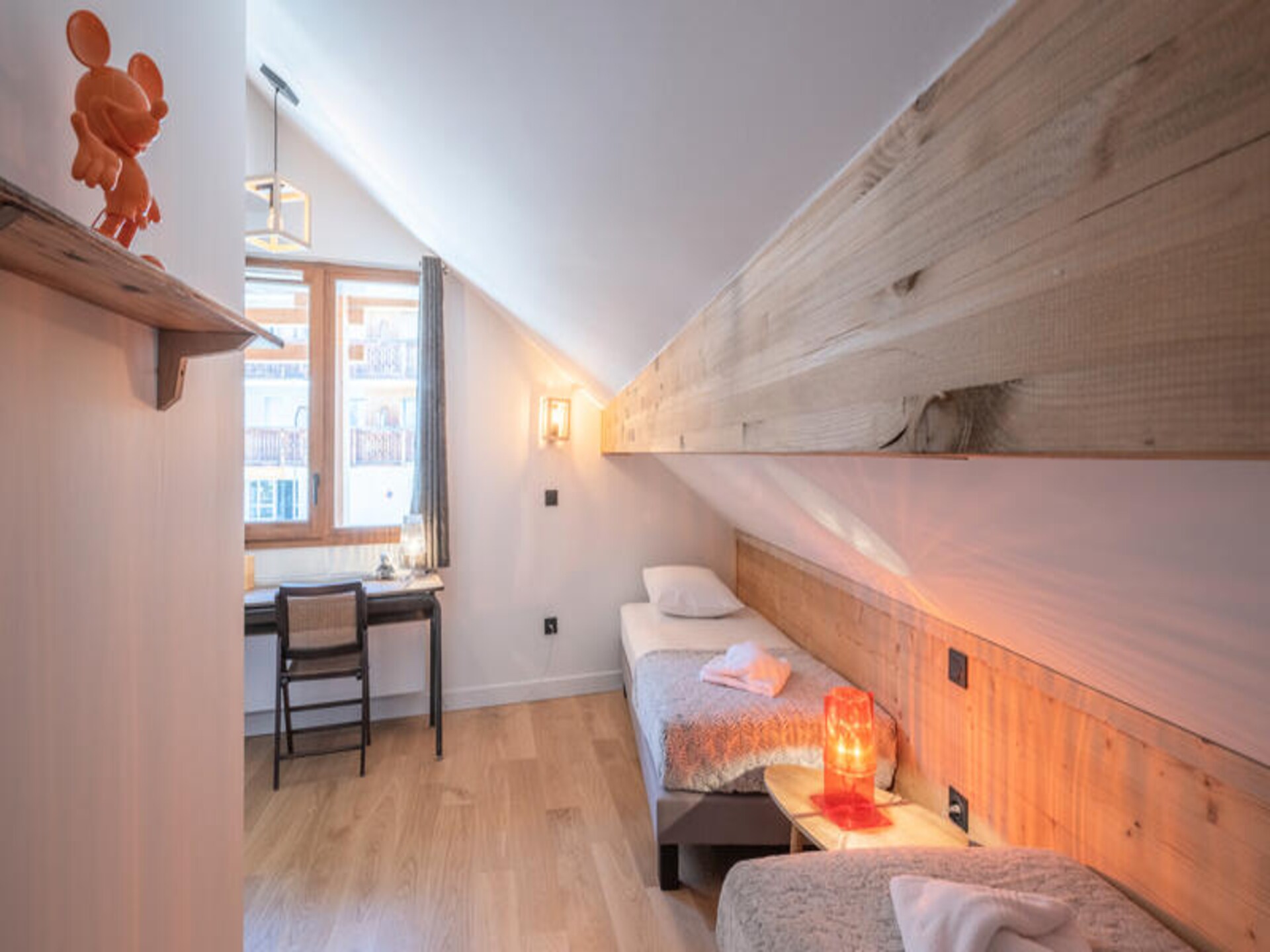 Ruim 8-persoons duplexappartement met haard in authentiek Vieil Alpe, Huez - foto 14