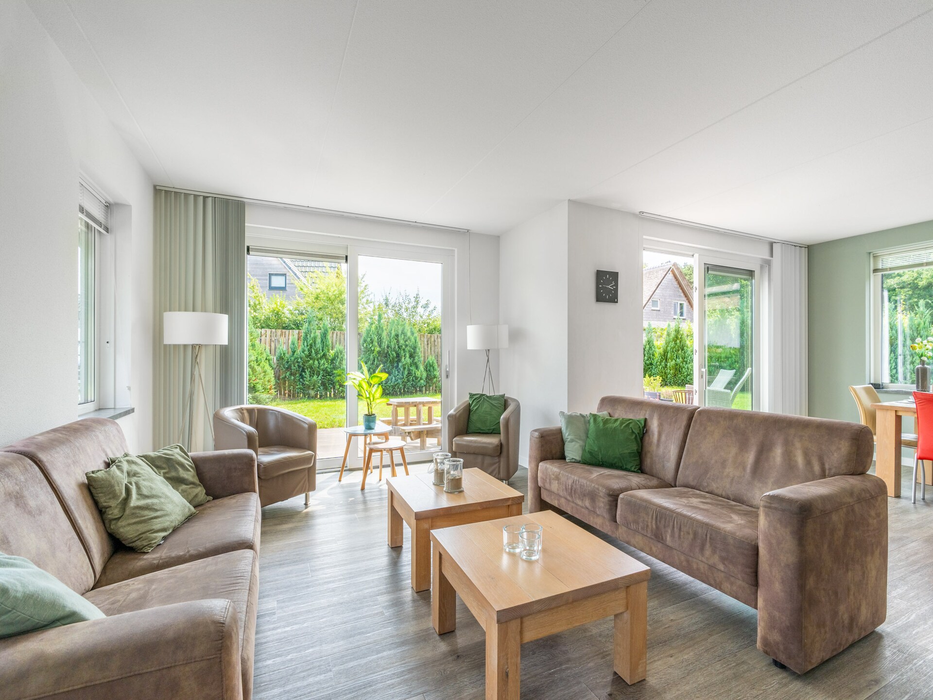 Luxe 10-persoons villa met sauna in bosrijke omgeving van De Koog - foto 7