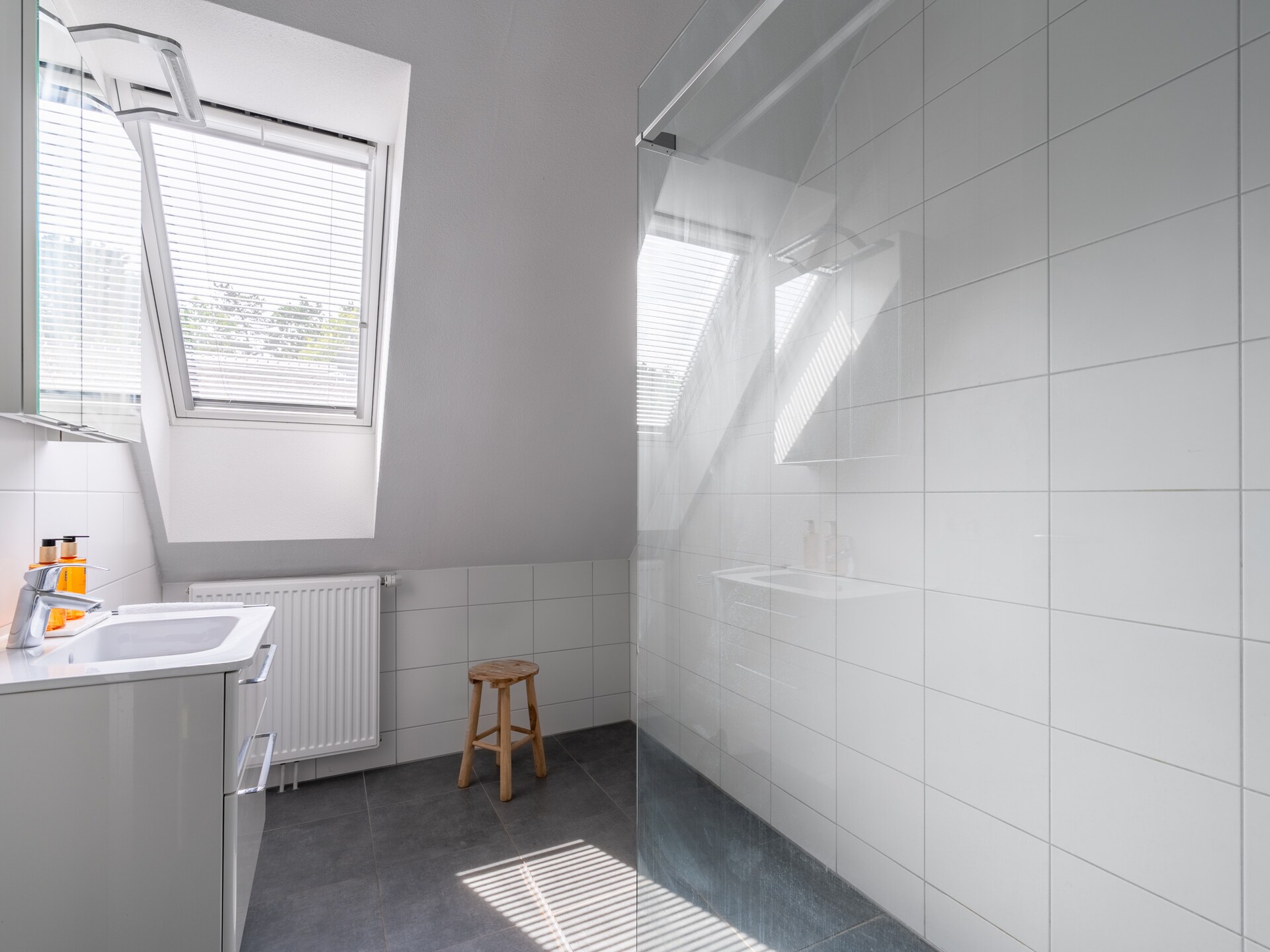 Luxe 10-persoons villa met sauna in bosrijke omgeving van De Koog - foto 24