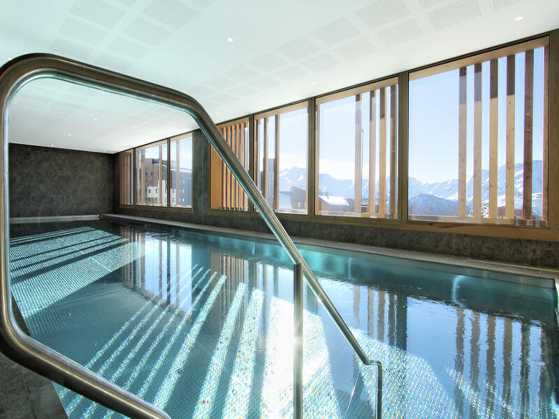 Prachtig appartement op de piste in Alpe d'Huez met zwembad en sauna - foto 14