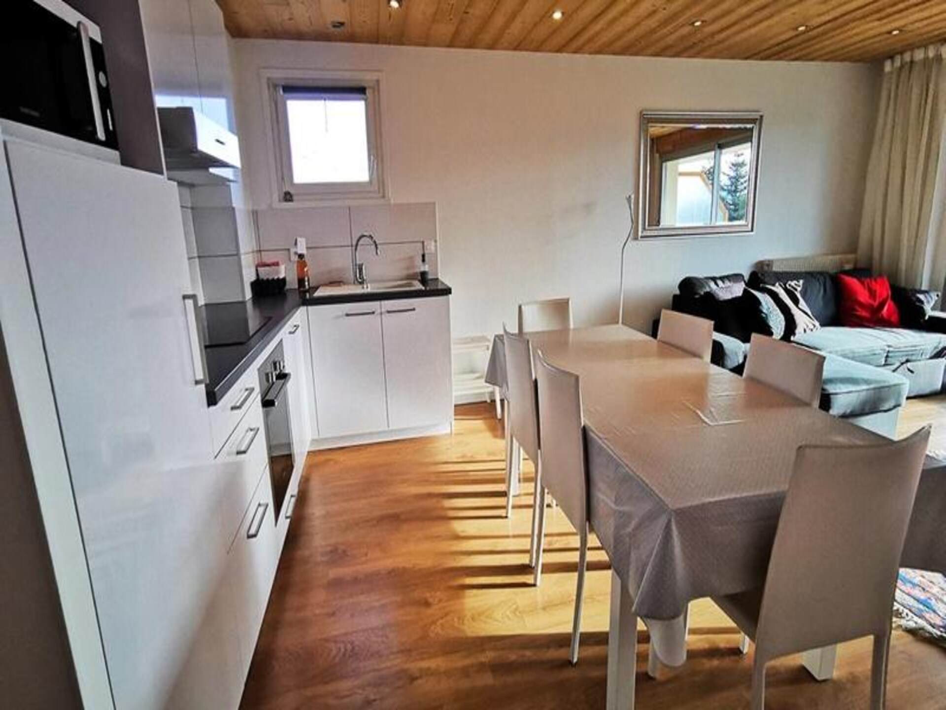 Zonnig appartement op 50m van de piste in Huez - foto 3