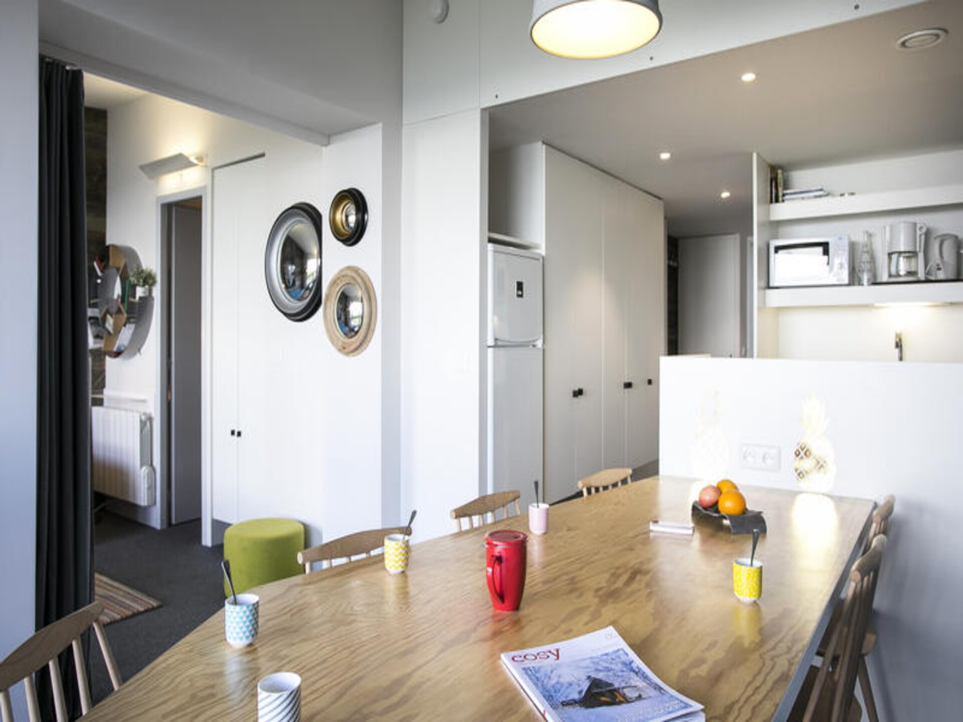 Zonnig appartement op de 8e verdieping met balkon en uitzicht op de Alpen - foto 7