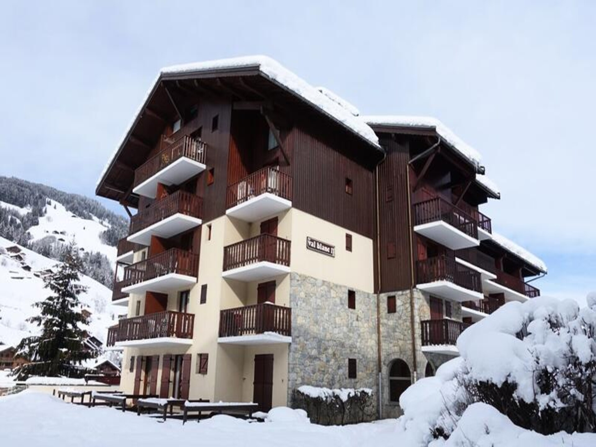 Gezellig appartement in Arêches-Beaufort met terras en zwembad - foto 12