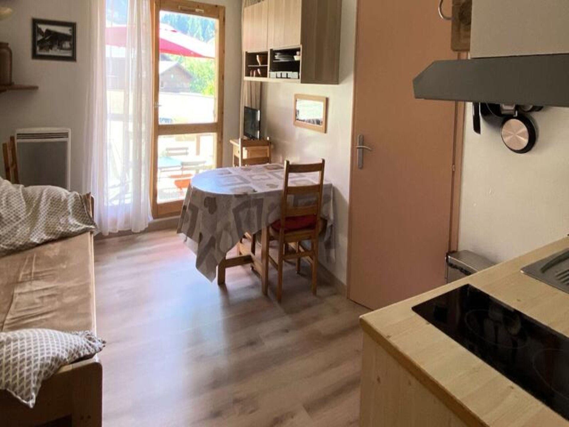 Knus gerenoveerd appartement met balkon en zwembad in Arêches-Beaufort - foto 1