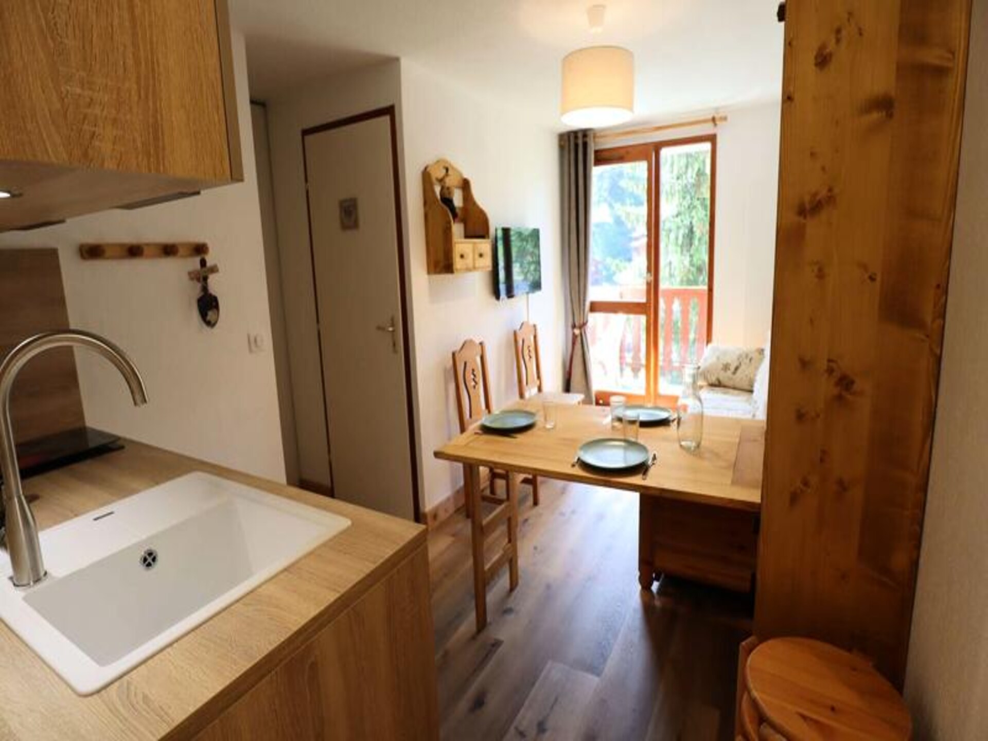 Knus gerenoveerd appartement met balkon en zwembad in Arêches-Beaufort - foto 4