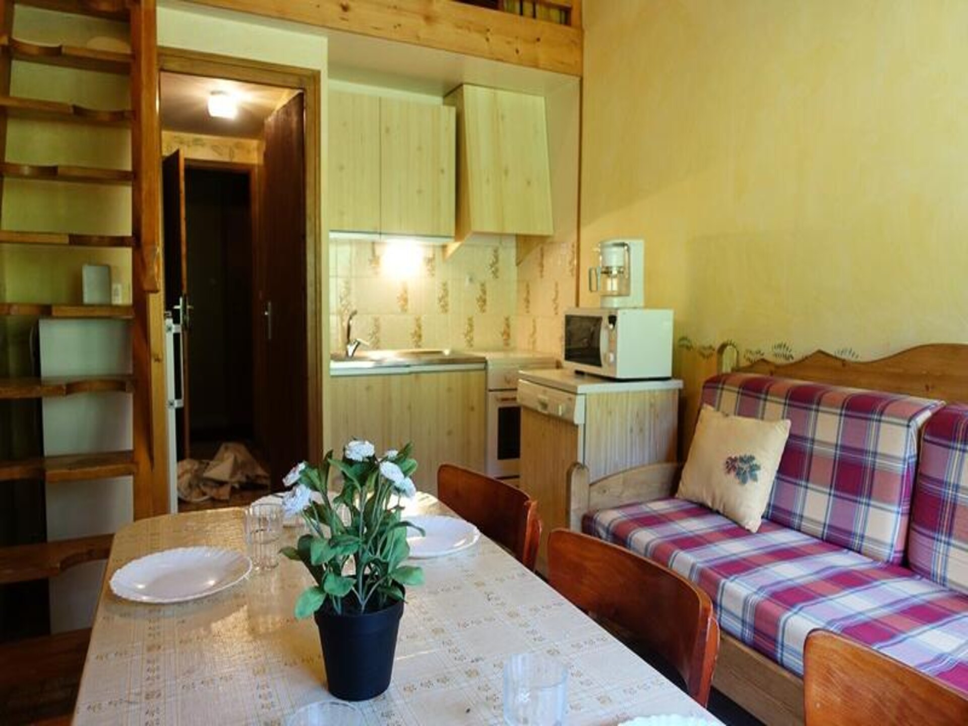 Knus appartement voor 7 op 1200m hoogte in Beaufort met balkon en uitzicht - foto 2