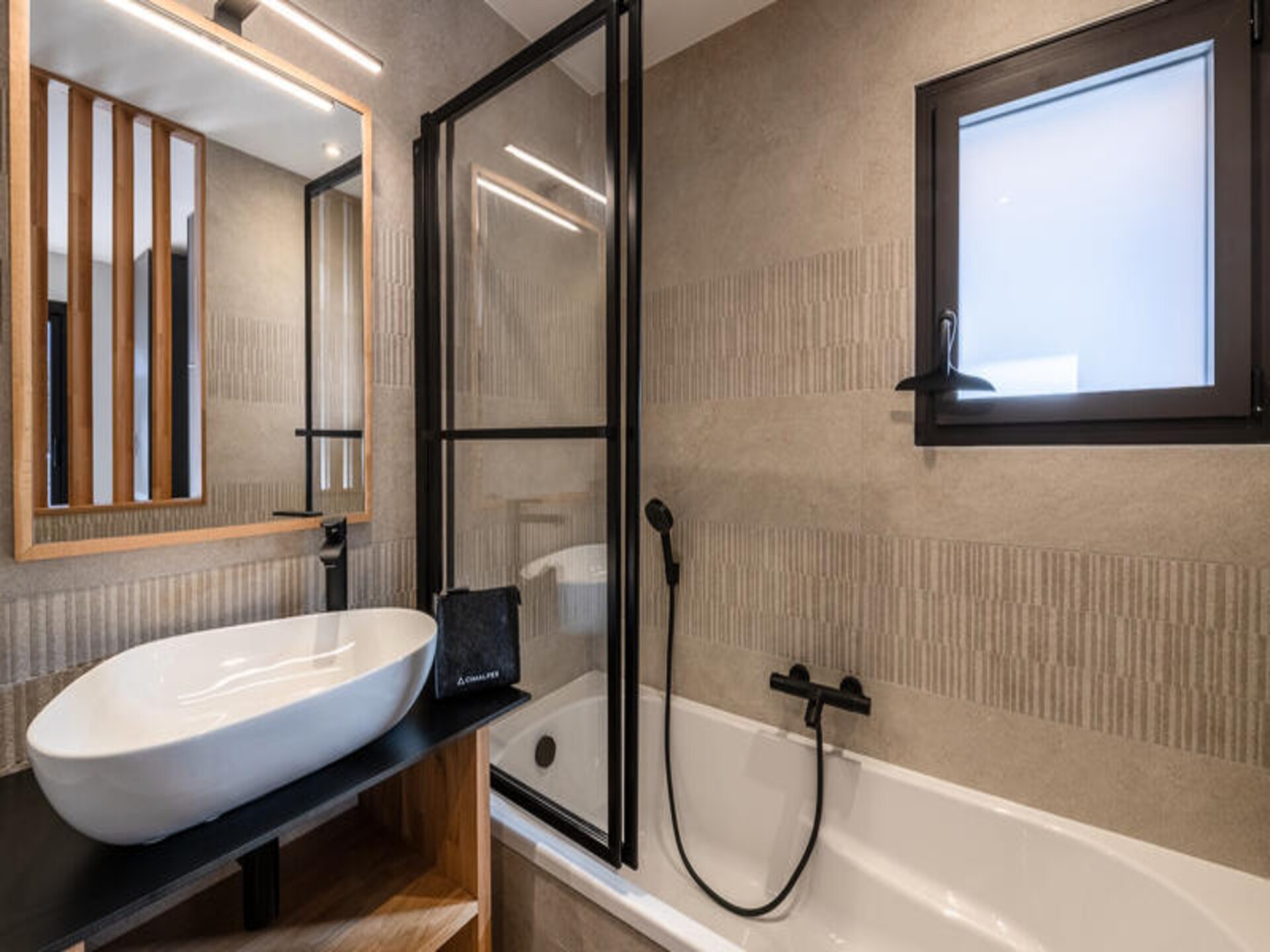 Ruim chalet in Chamonix met jacuzzi en Mont Blanc uitzicht - foto 10