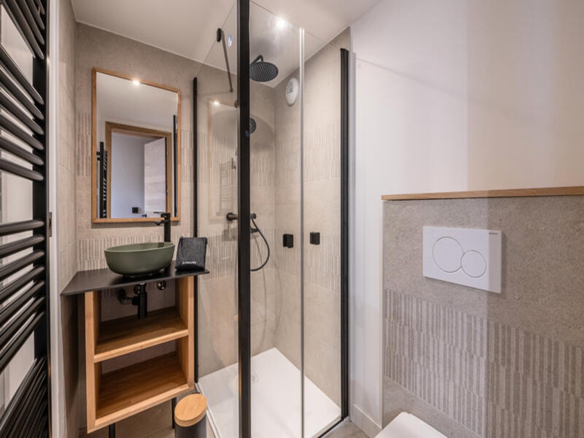 Ruim chalet in Chamonix met jacuzzi en Mont Blanc uitzicht - foto 16
