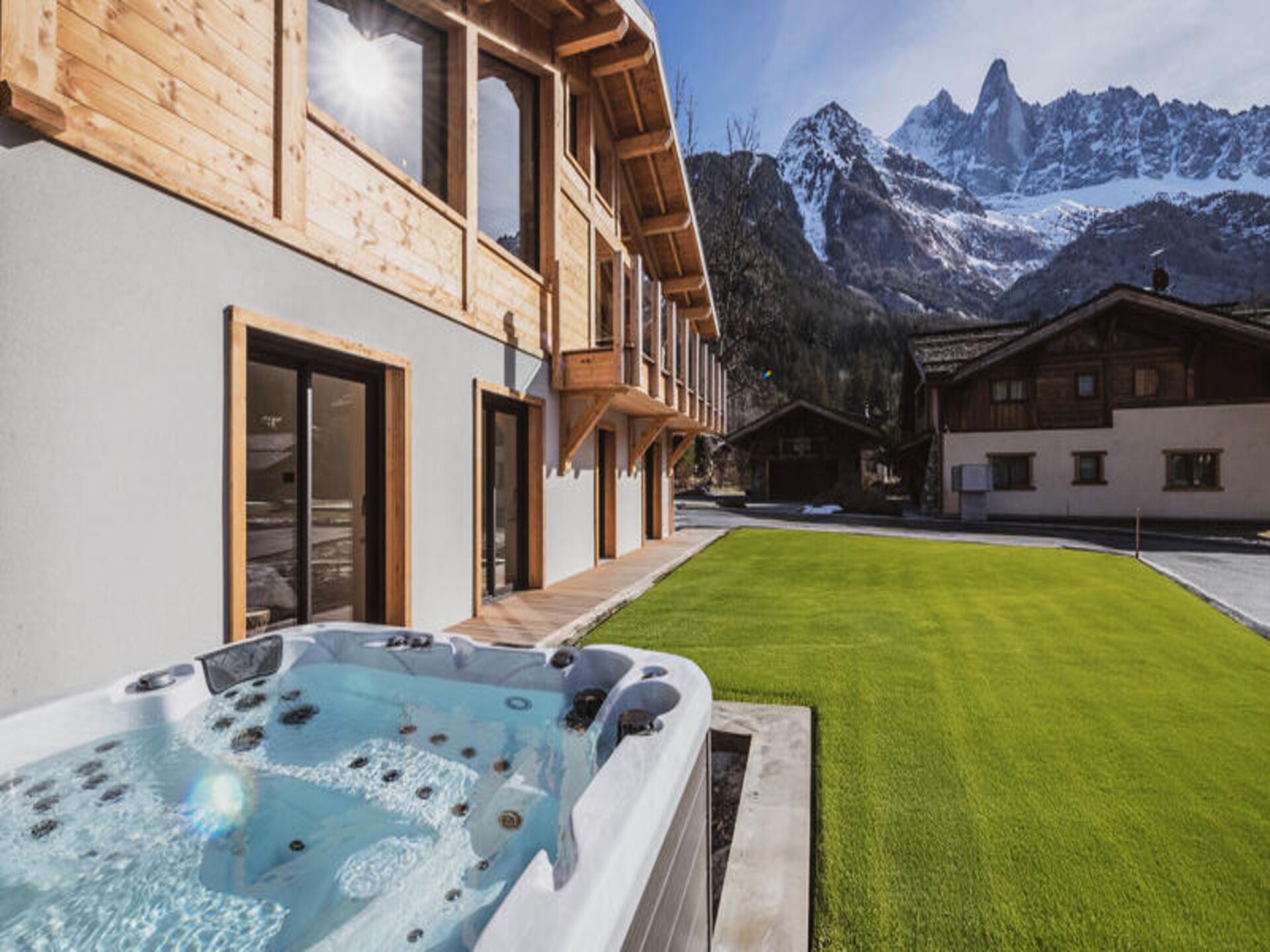 Ruim chalet in Chamonix met jacuzzi en Mont Blanc uitzicht - foto 17