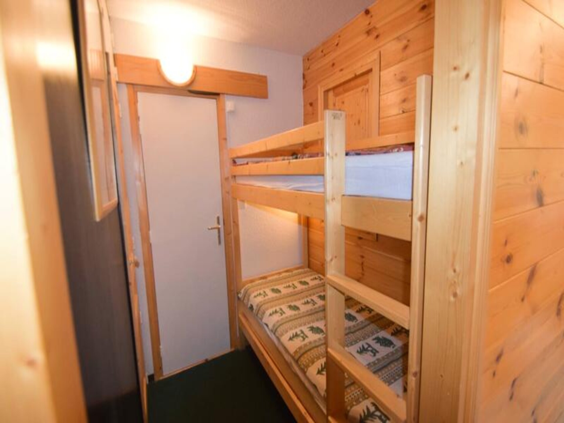 Studio op 5e verdieping met zuidbalkon en directe toegang tot de piste - foto 4