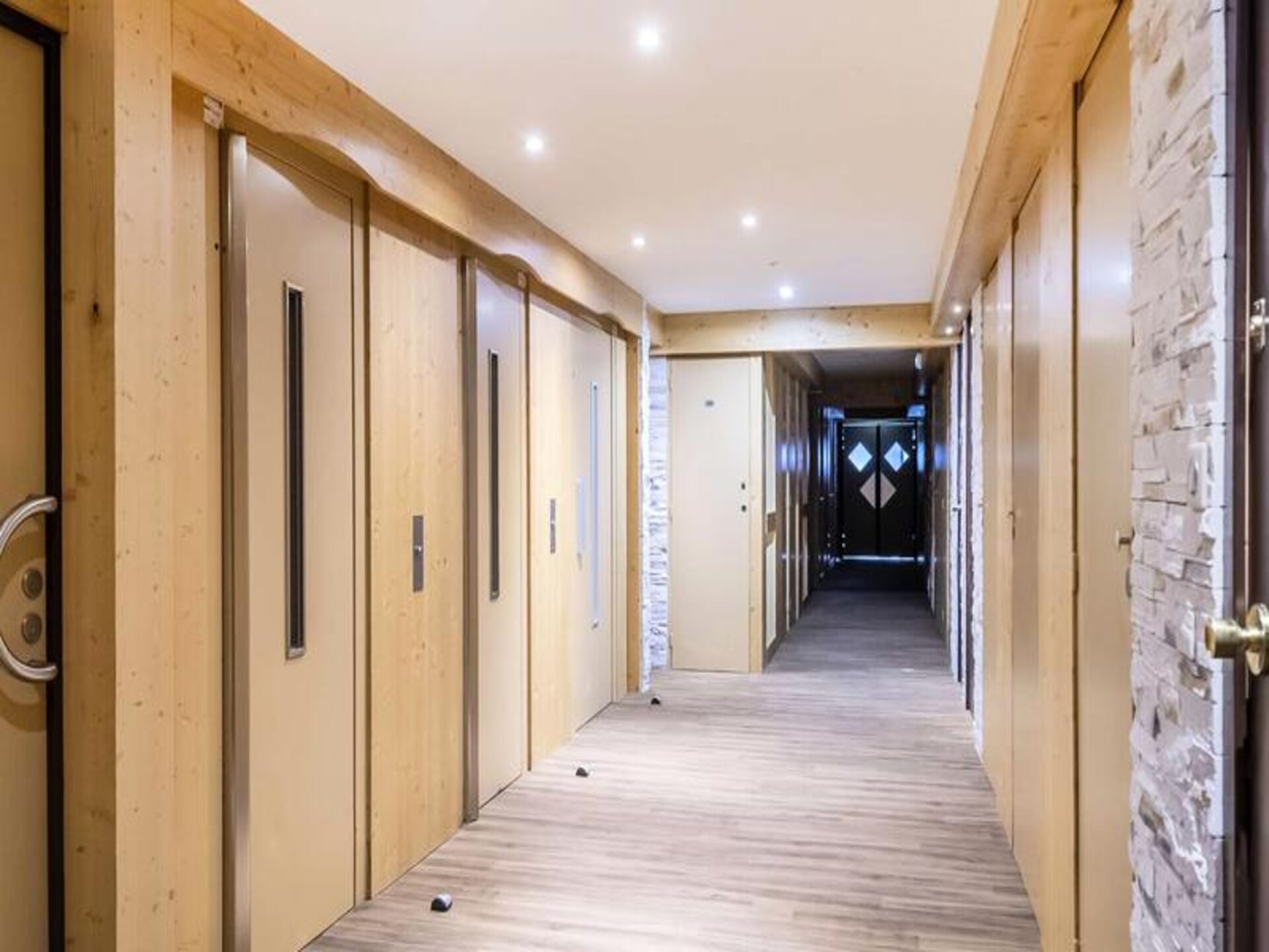 Studio op 5e verdieping met zuidbalkon en directe toegang tot de piste - foto 11
