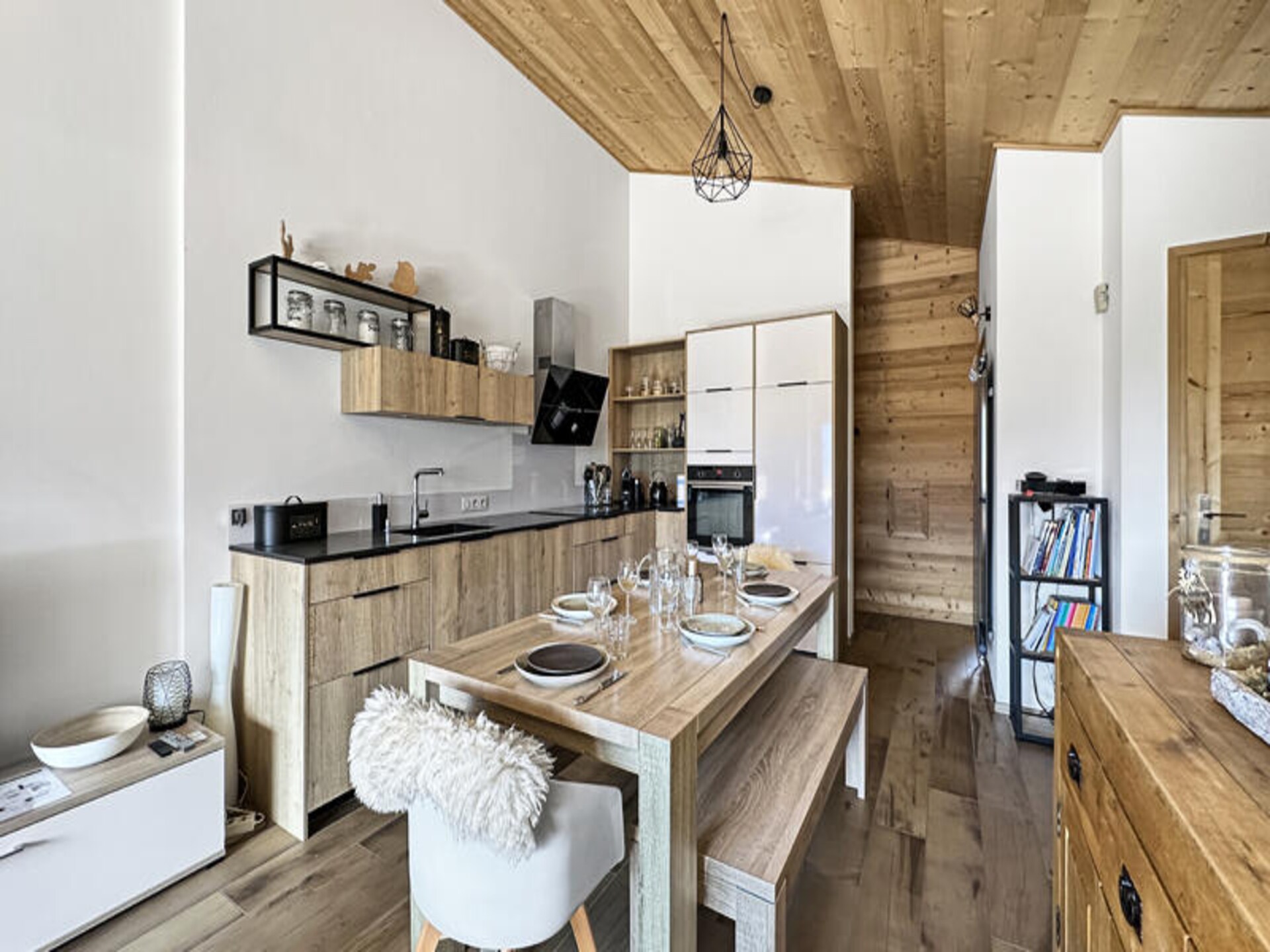 Licht appartement in het hart van Les Carroz, vlakbij de piste - foto 2