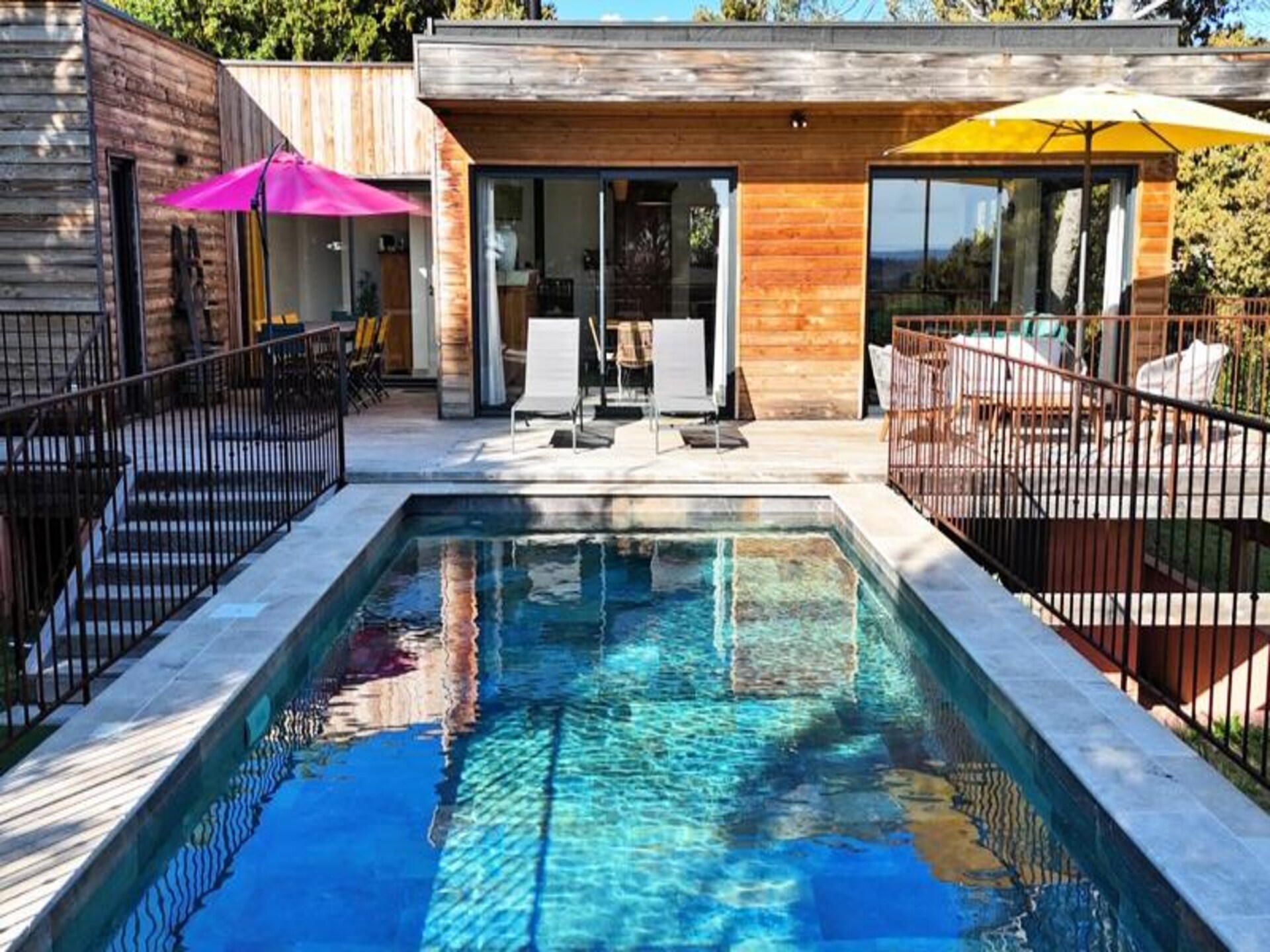 Ruime houten villa met zoutwaterzwembad en panoramisch uitzicht bij Aix-en-Provence - foto 7