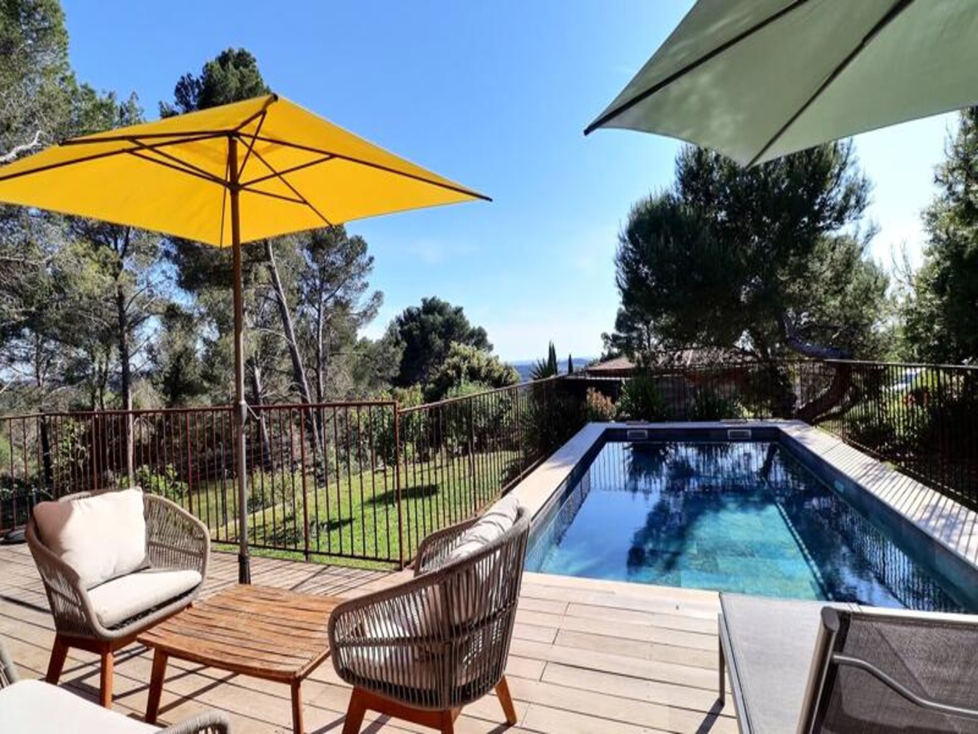 Ruime houten villa met zoutwaterzwembad en panoramisch uitzicht bij Aix-en-Provence - foto 22