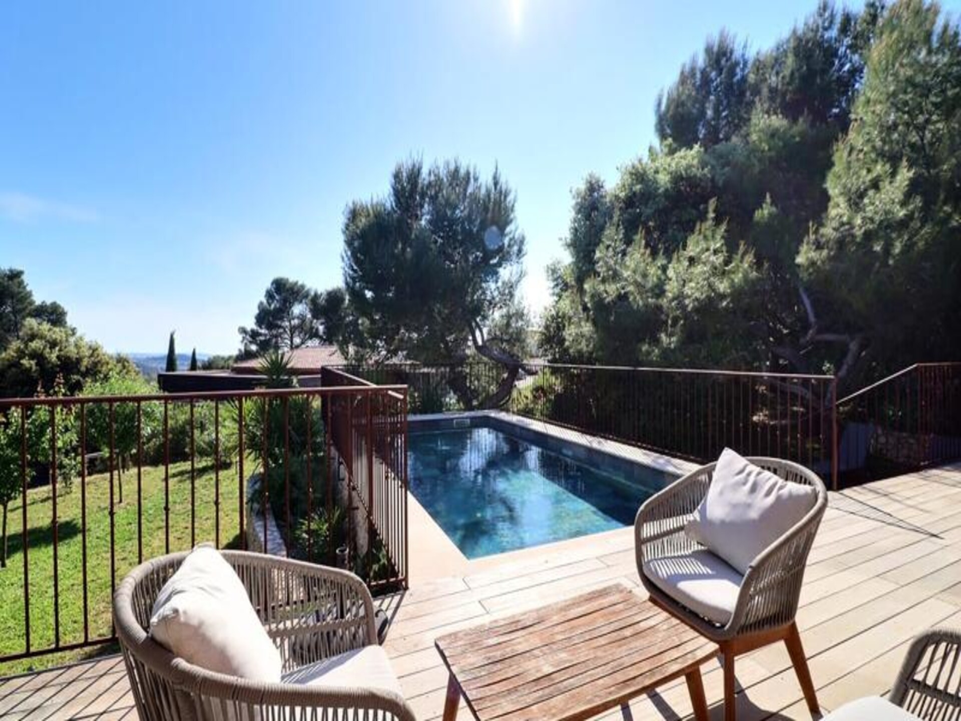 Ruime houten villa met zoutwaterzwembad en panoramisch uitzicht bij Aix-en-Provence - foto 23