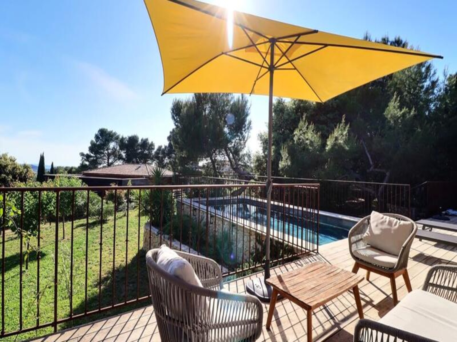 Ruime houten villa met zoutwaterzwembad en panoramisch uitzicht bij Aix-en-Provence - foto 24