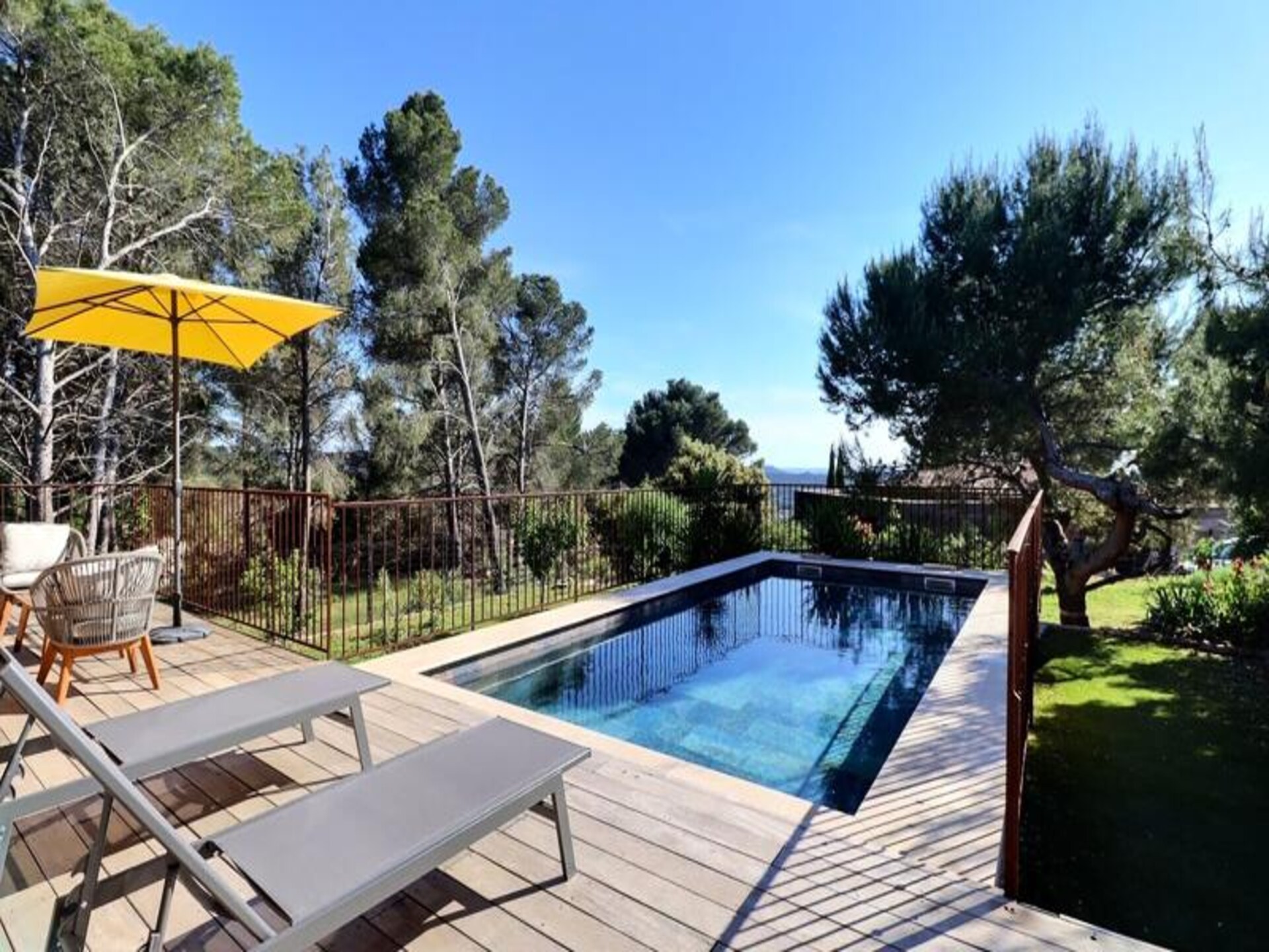 Ruime houten villa met zoutwaterzwembad en panoramisch uitzicht bij Aix-en-Provence - foto 26