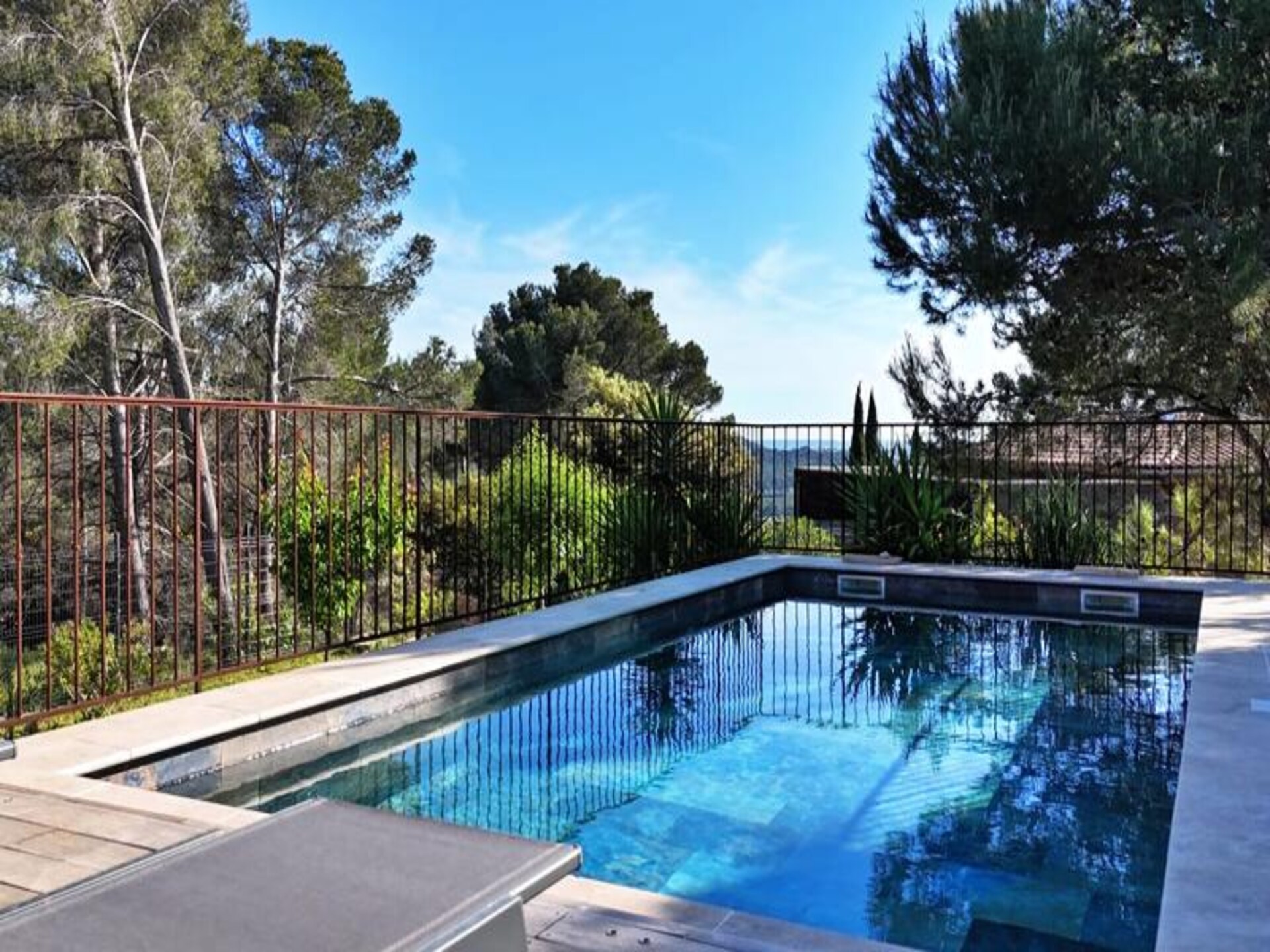 Ruime houten villa met zoutwaterzwembad en panoramisch uitzicht bij Aix-en-Provence - foto 27