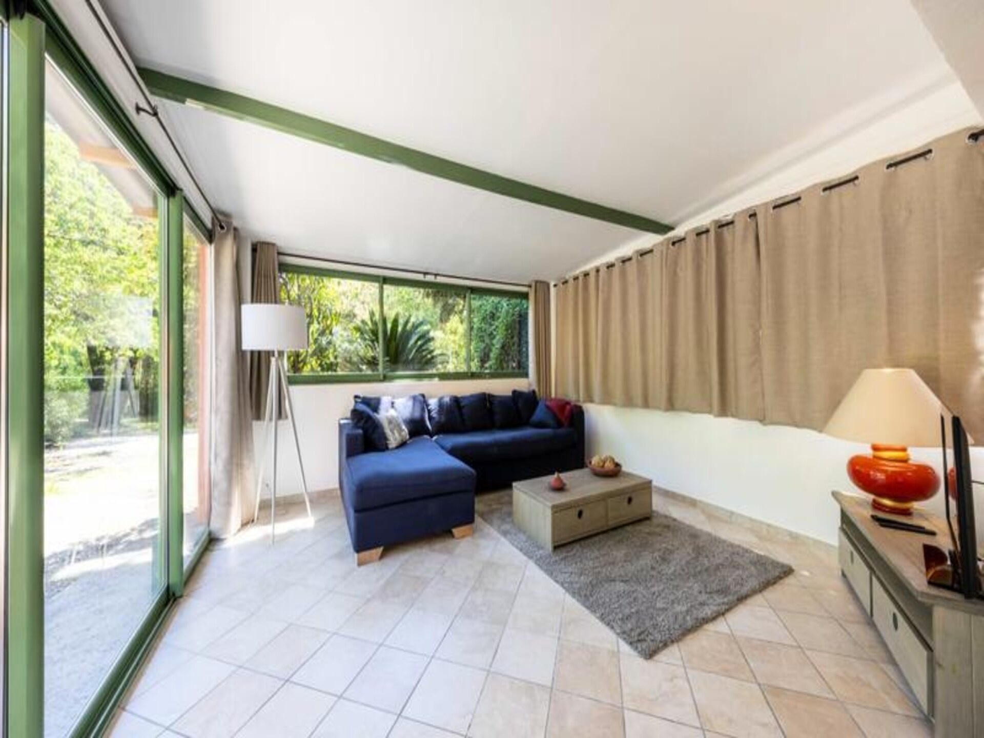 Knus appartement bij Grasse met zwembad, tuin en airco - foto 15