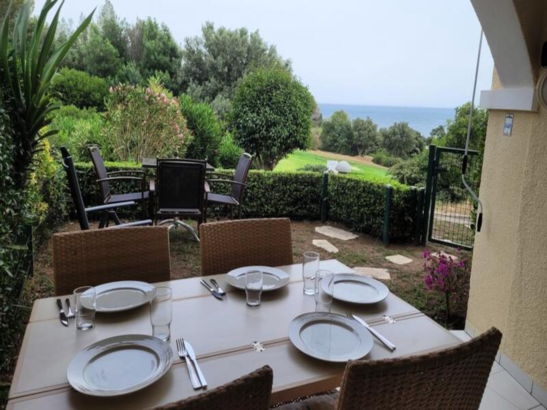 2-kamer appartement met zeezicht, tuin en zwembad in Cap Esterel, Agay - foto 18