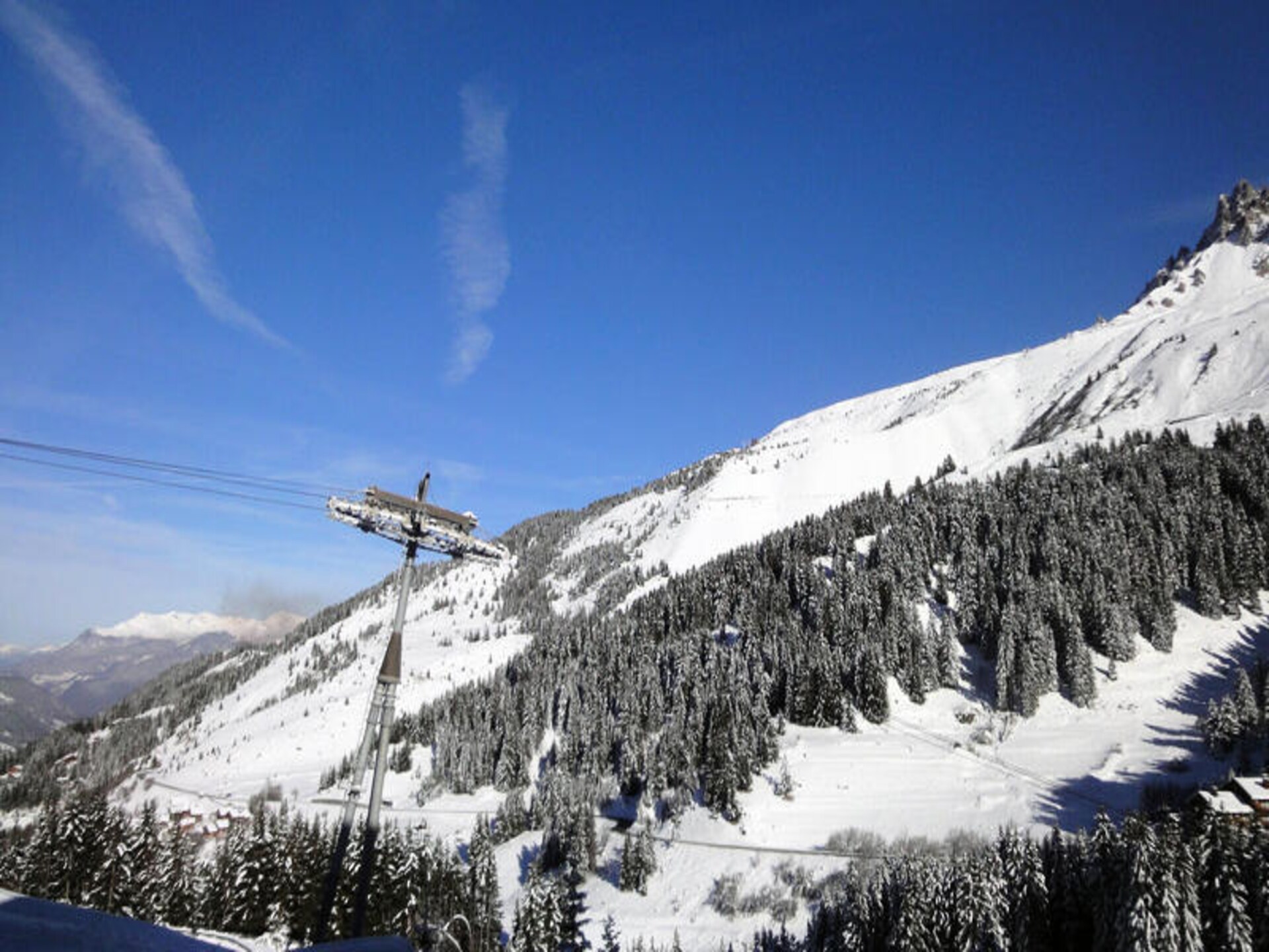 Appartement aan de piste in Les Allues met uitzicht op de Alpen - foto 10