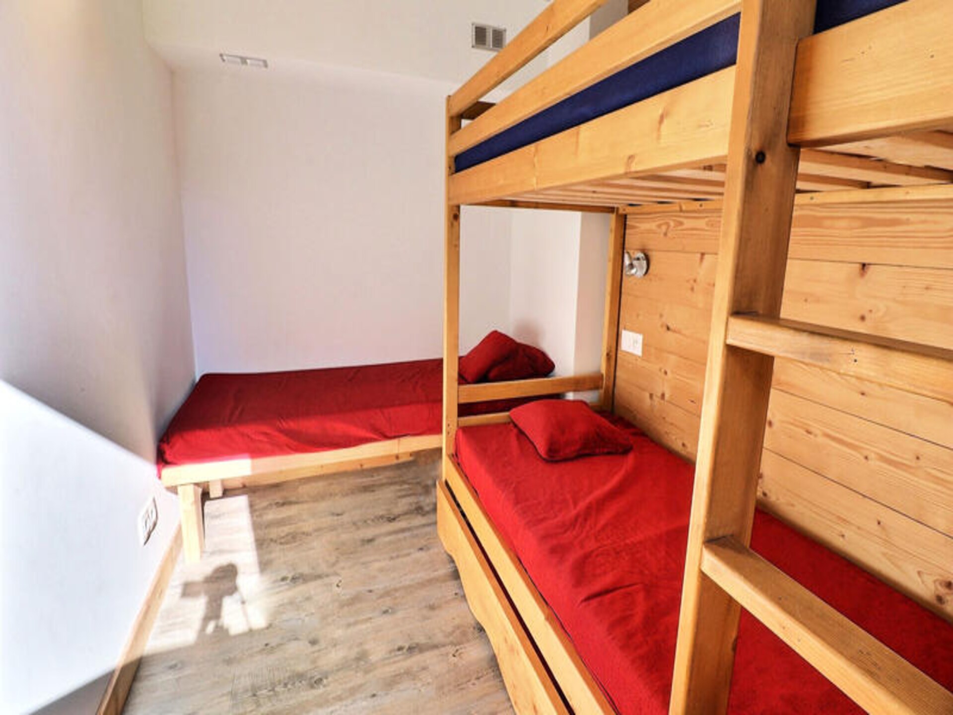 Appartement 6p in Les Allues met balkon, direct aan de piste van Méribel-Mottaret - foto 9