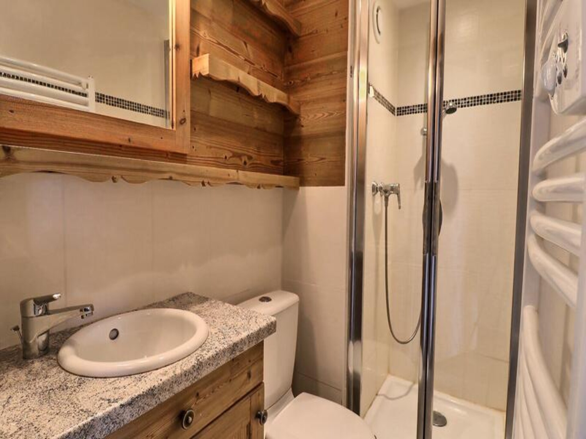 Gezellig alpine studio in Méribel, direct aan de piste met balkon - foto 17
