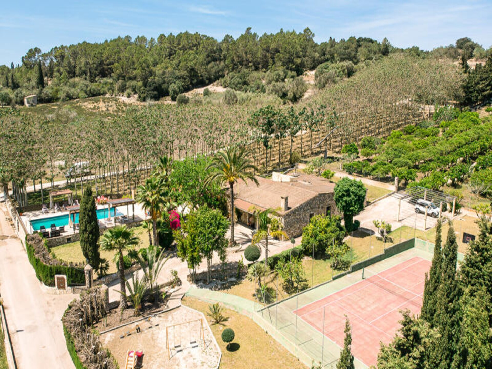 Landelijke villa in Llubí met privézwembad, tennisbaan en 6 suites - foto 37