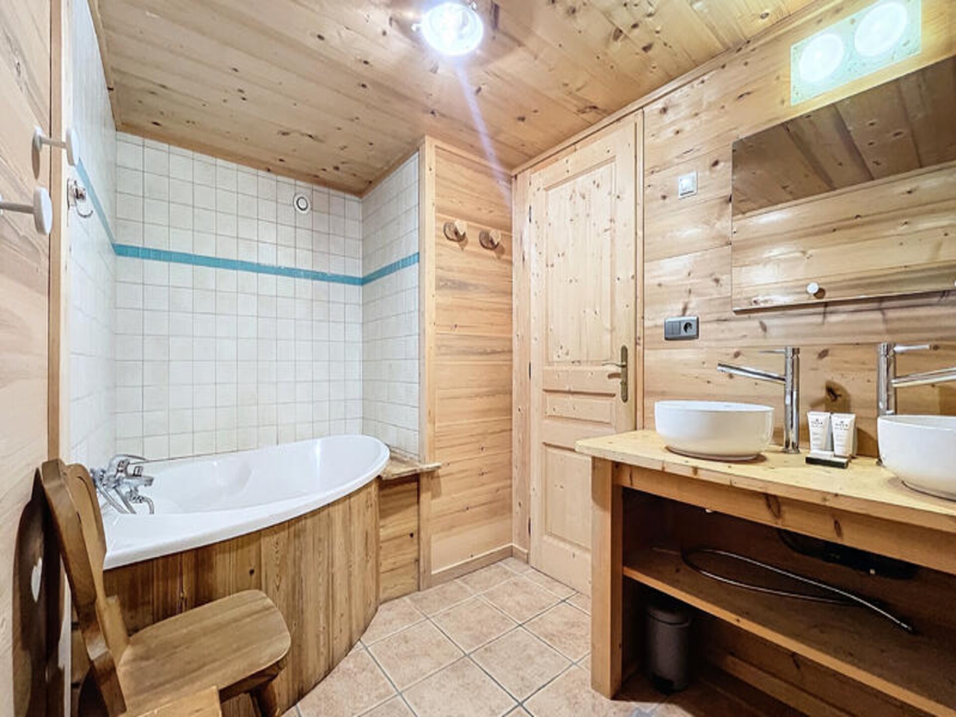 Chalet Léonie: 10-persoons chalet met sauna en jacuzzi in Les Gets - foto 25