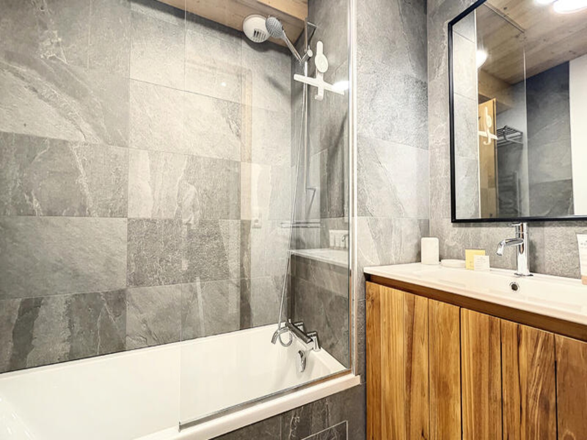 Gelijkvloers appartement met tuin direct aan de piste in Les Gets - foto 4