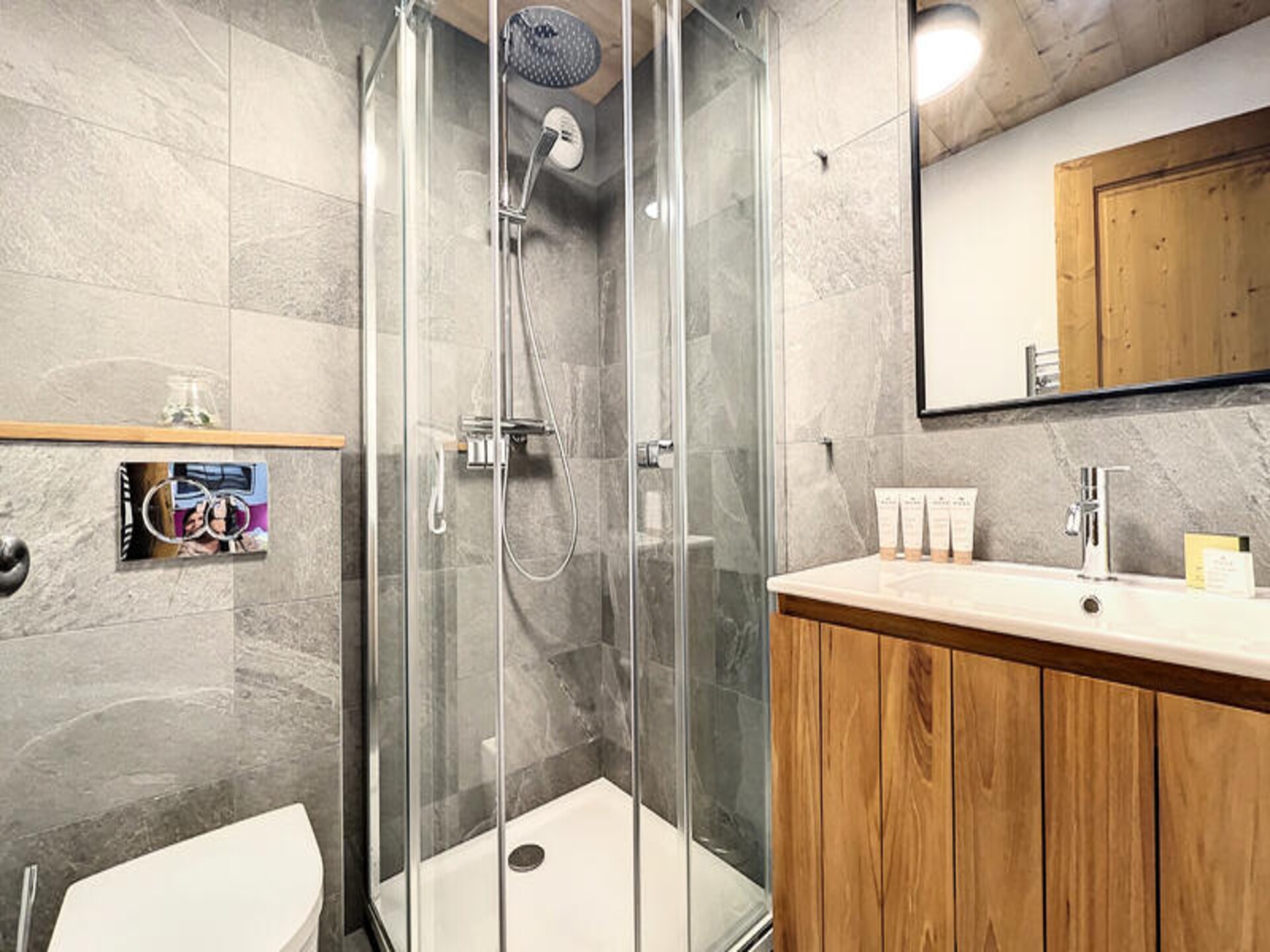 Gelijkvloers appartement met tuin direct aan de piste in Les Gets - foto 17