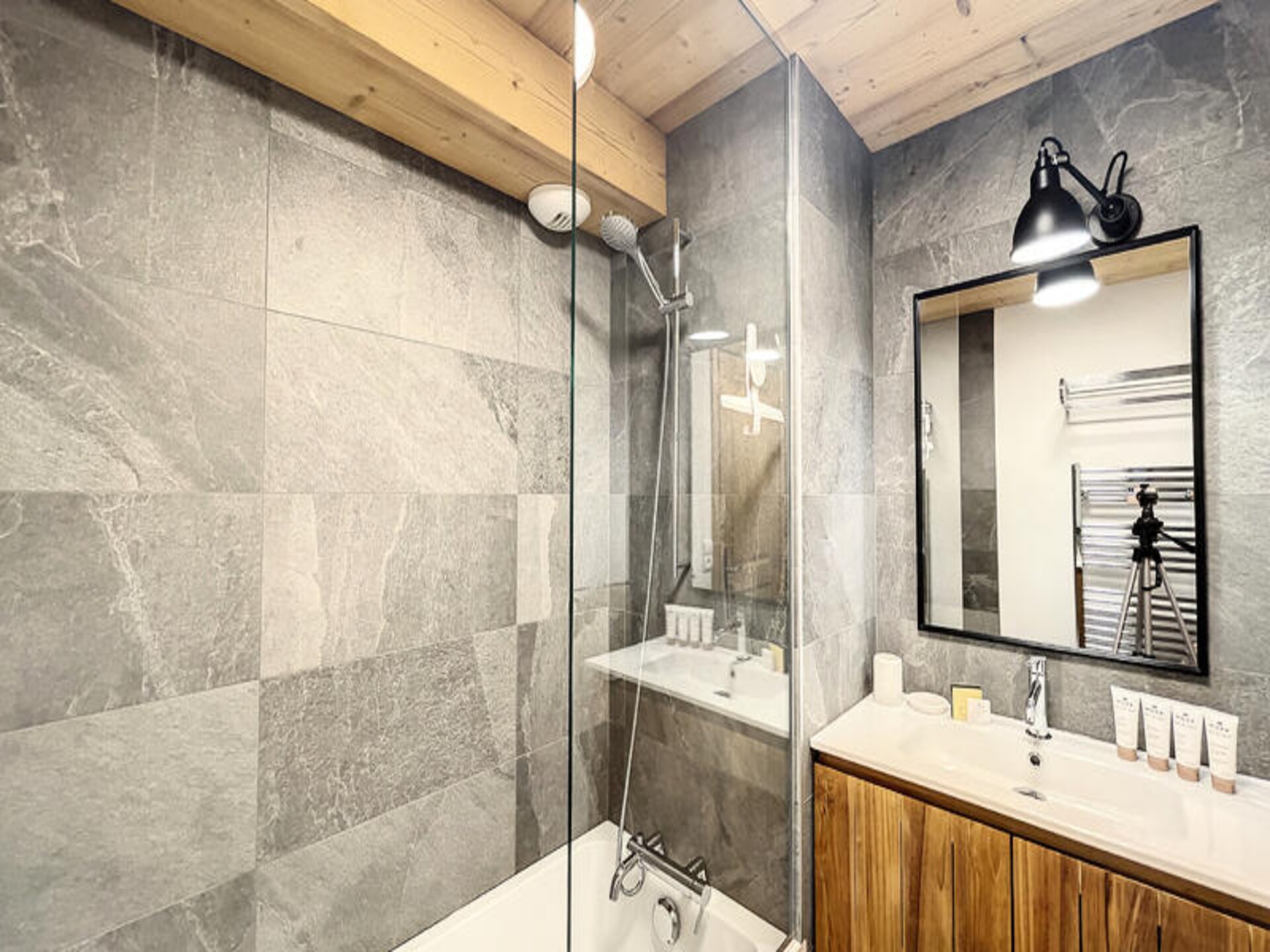 Gelijkvloers appartement met tuin direct aan de piste in Les Gets - foto 22