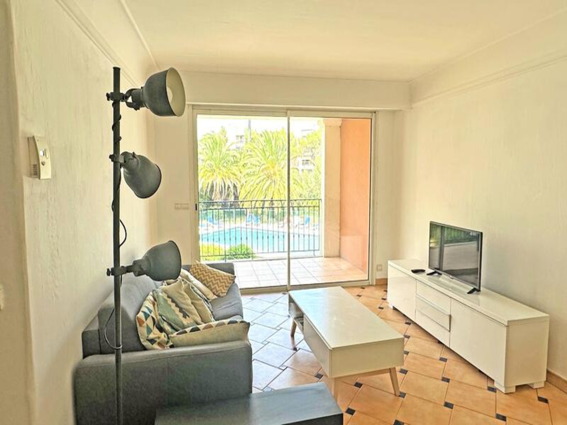 Modern appartement aan het water met zwembad, op 350m van het strand - foto 4