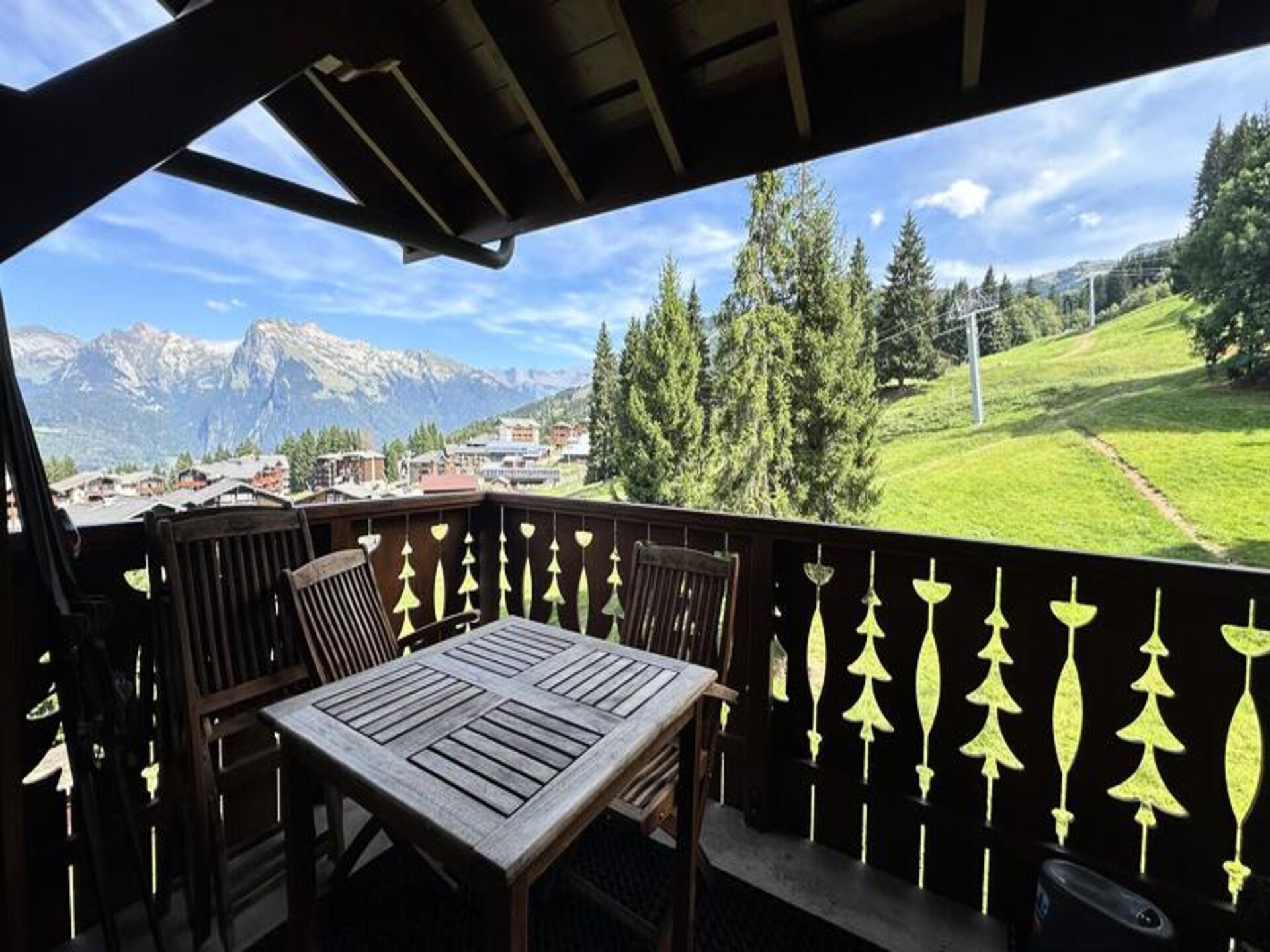 Ruim 8-persoons appartement met balkon op de piste in Morillon 1100 - foto 18