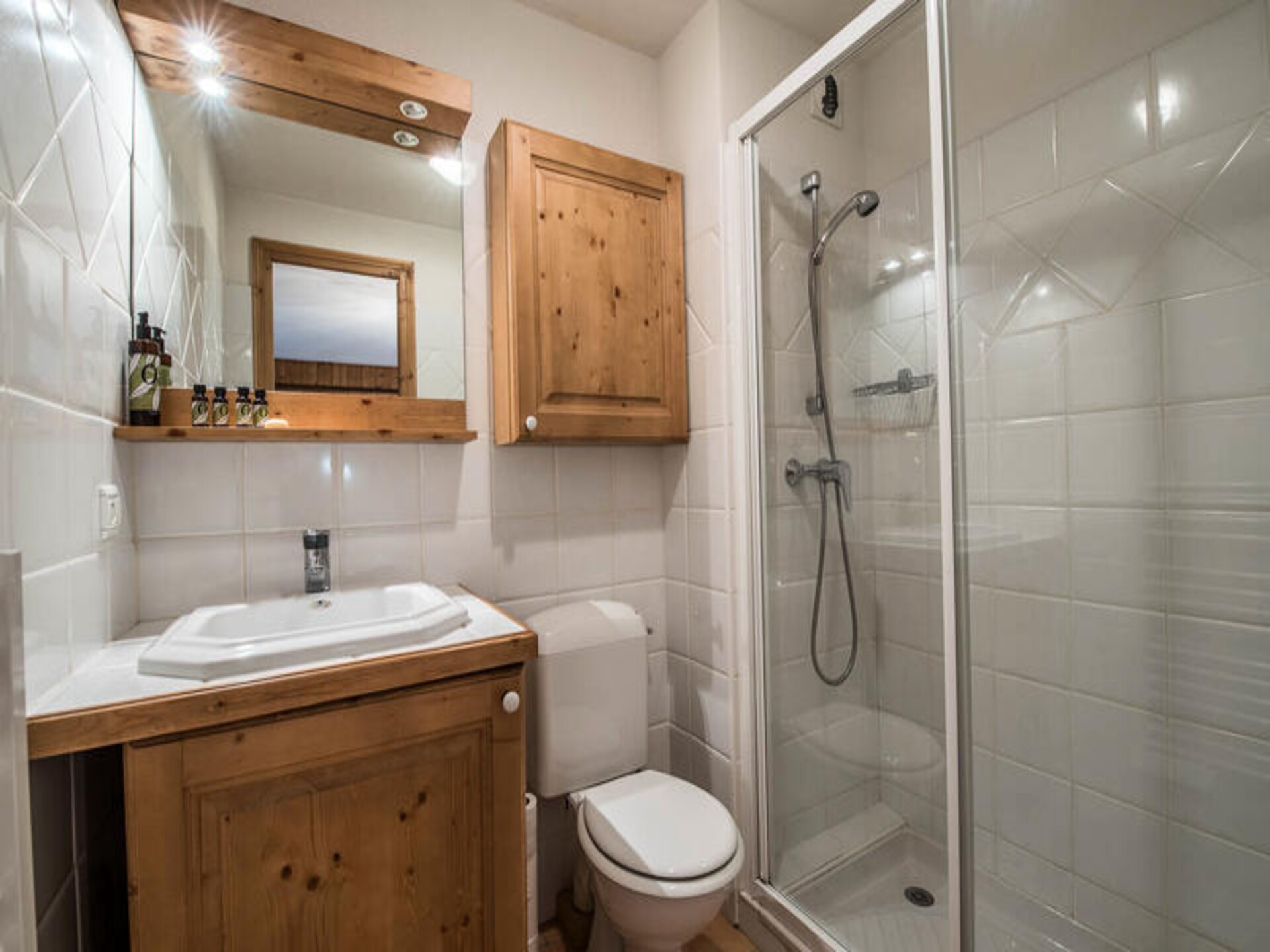 Alpine appartement met balkon, vlakbij de stoeltjeslift in Méribel-Morel - foto 10