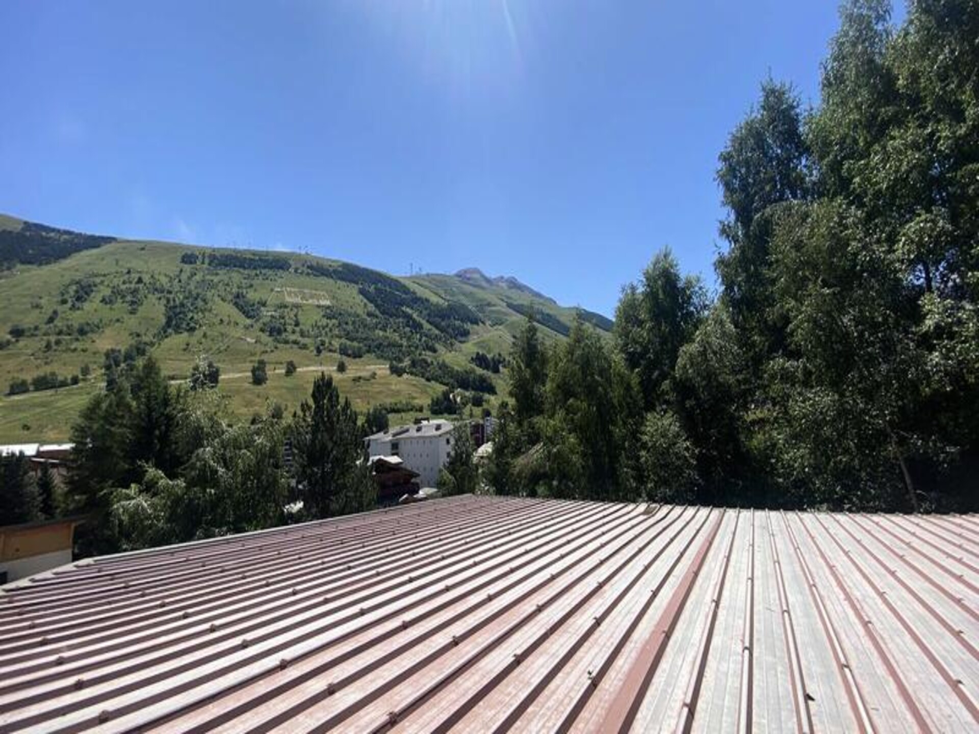 Licht appartement in Les Deux Alpes met balkon, 350m van de skilift - foto 10