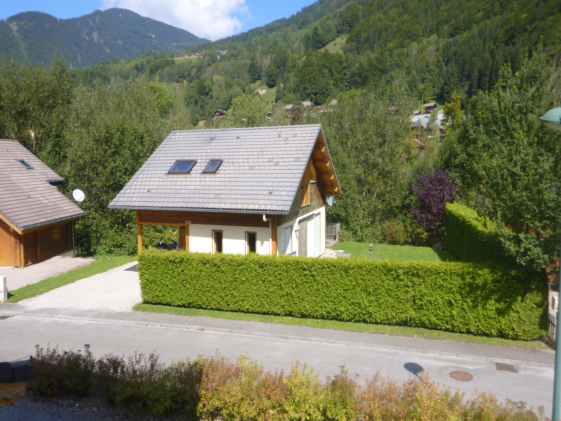 Chalet Montjoie: Ruim chalet voor 8 aan de voet van de Alpen - foto 1