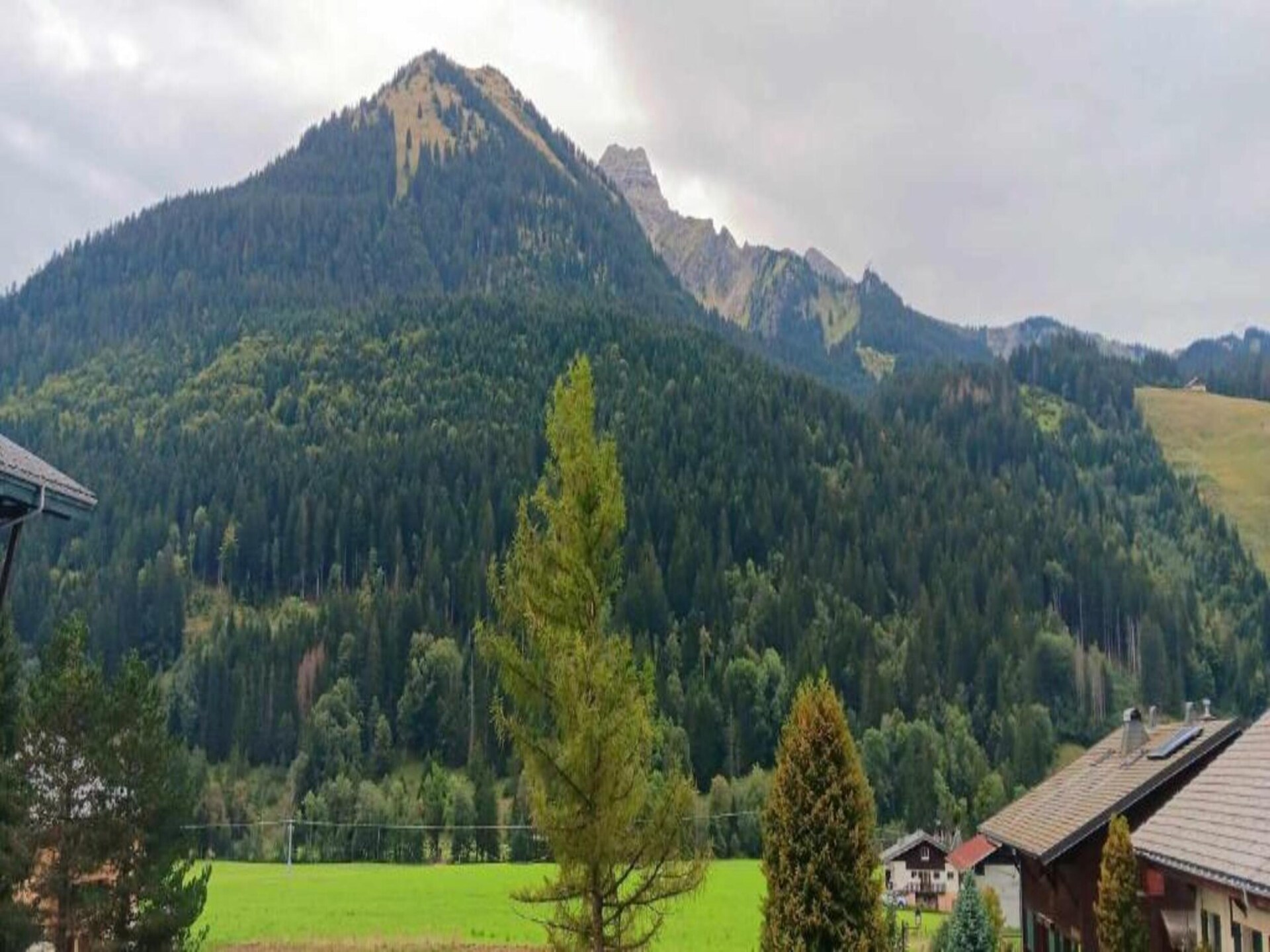Chalet Montjoie: Ruim chalet voor 8 aan de voet van de Alpen - foto 28