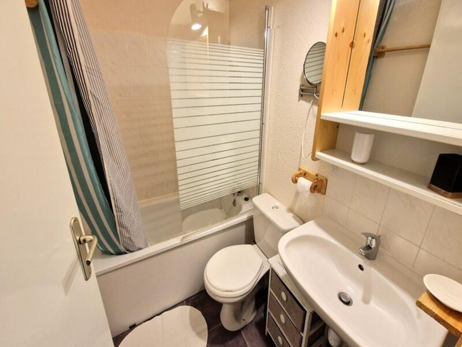 Authentiek 8-persoons appartement op 53m² met balkon, pal naast de piste in Modane - foto 7
