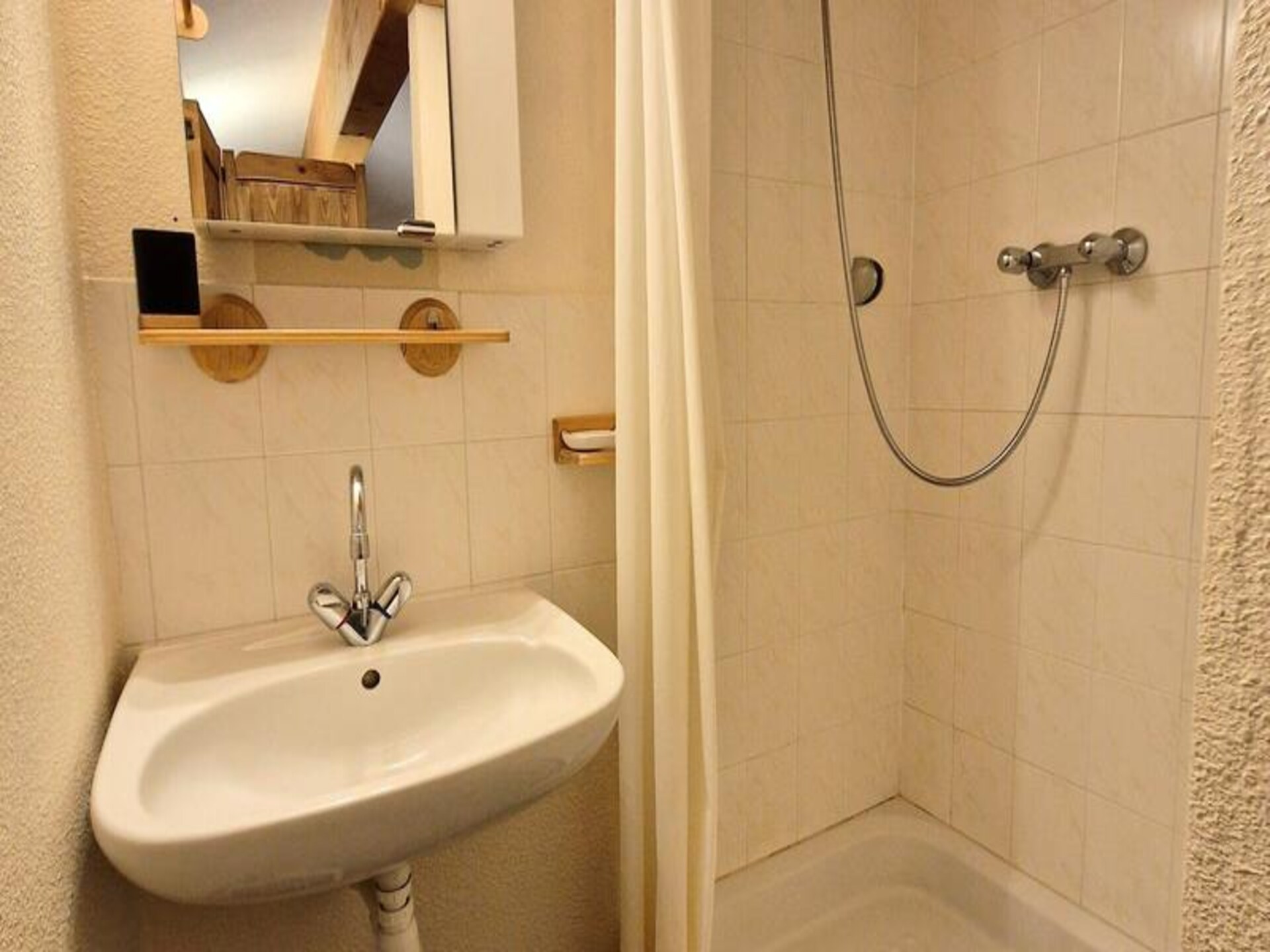 Authentiek 8-persoons appartement op 53m² met balkon, pal naast de piste in Modane - foto 14