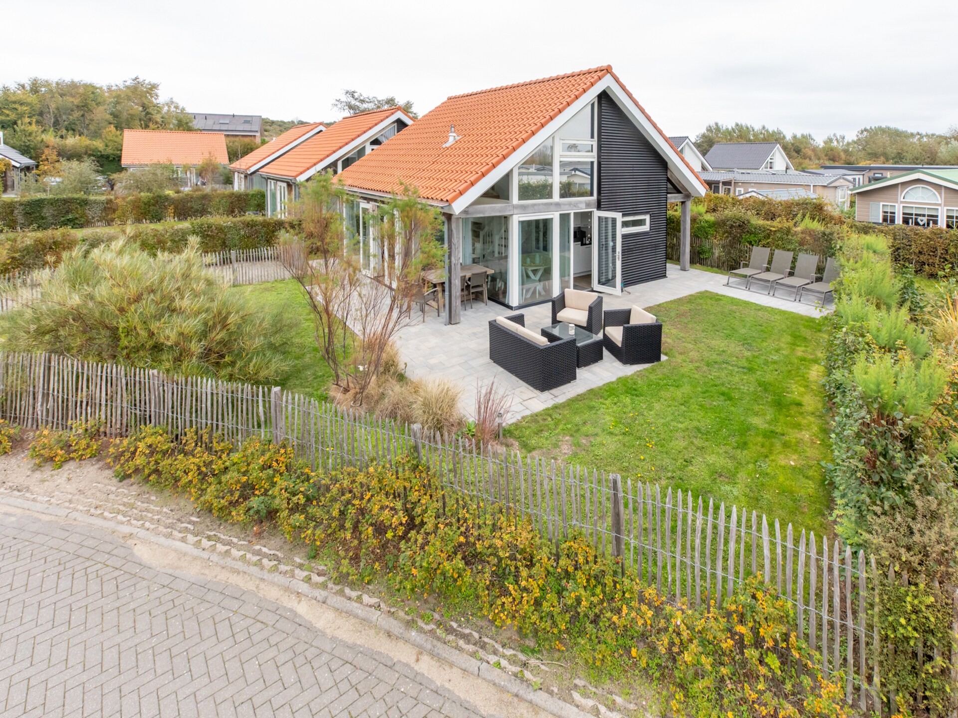 Zonnedorp 18 Duinhuis Renesse – Modern strandhuis met omheinde tuin voor 6 personen - foto 2