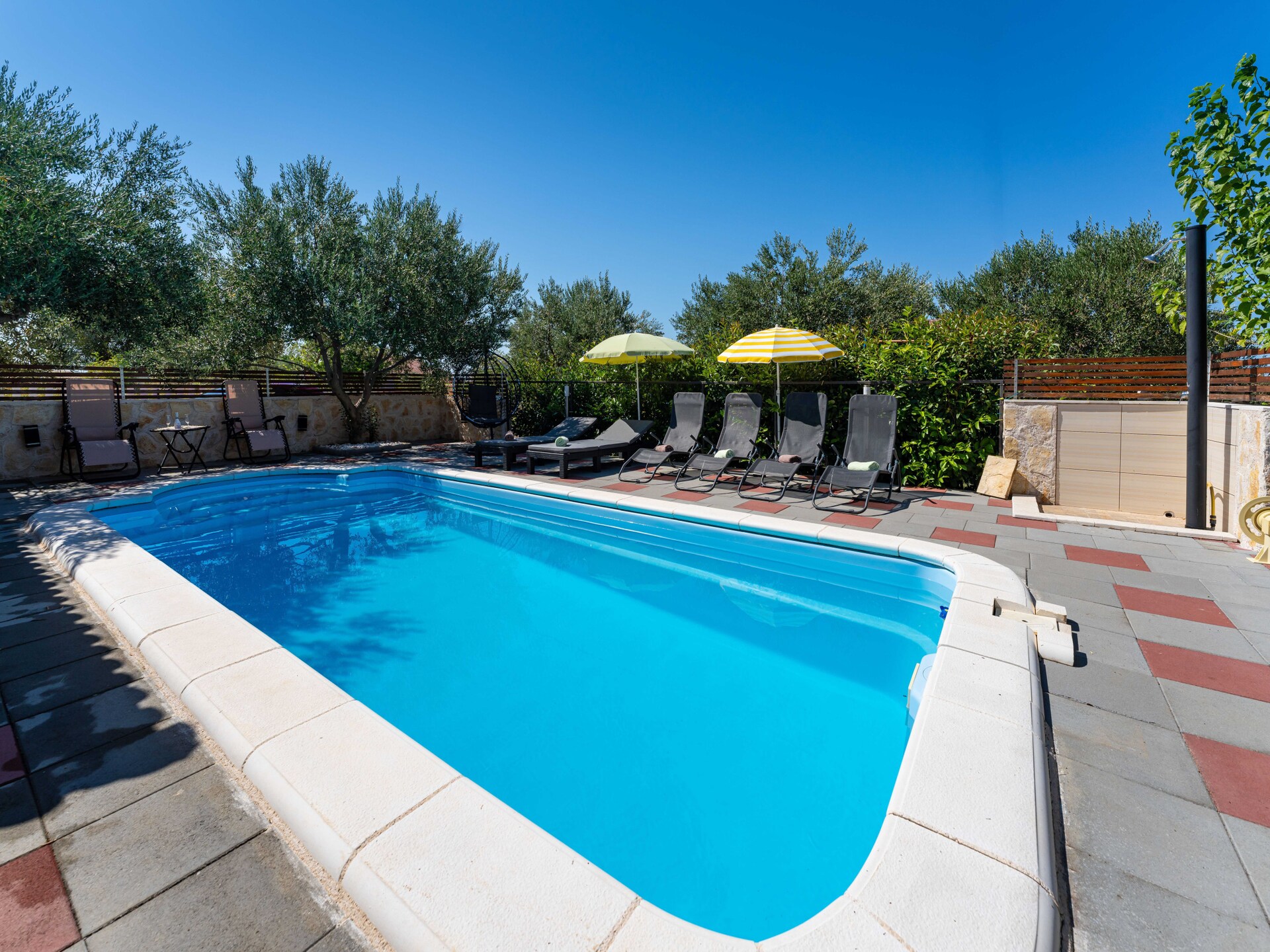 Vakantiehuis met privézwembad tussen de olijfbomen bij Šibenik - foto 11