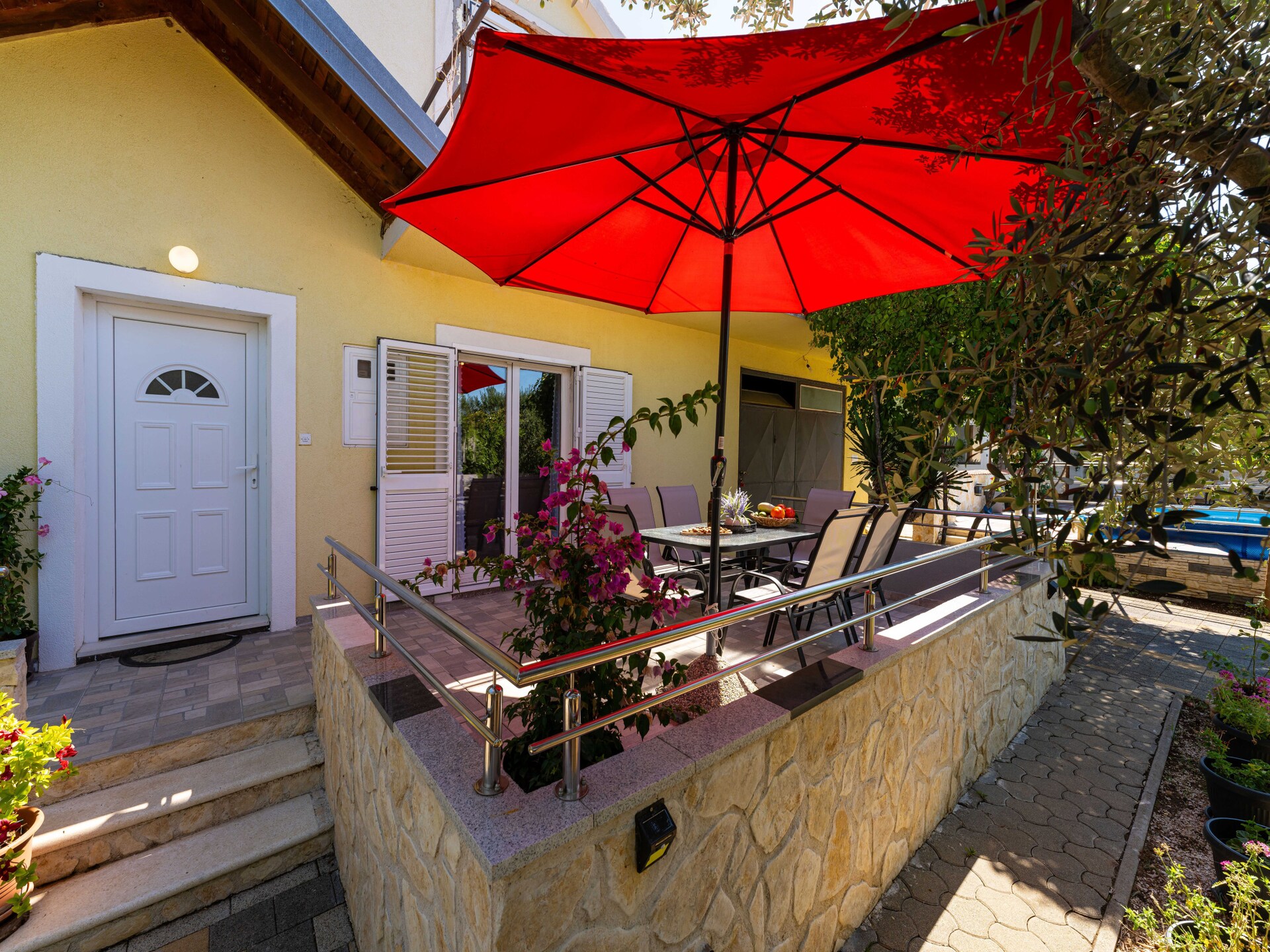 Vakantiehuis met privézwembad tussen de olijfbomen bij Šibenik - foto 31
