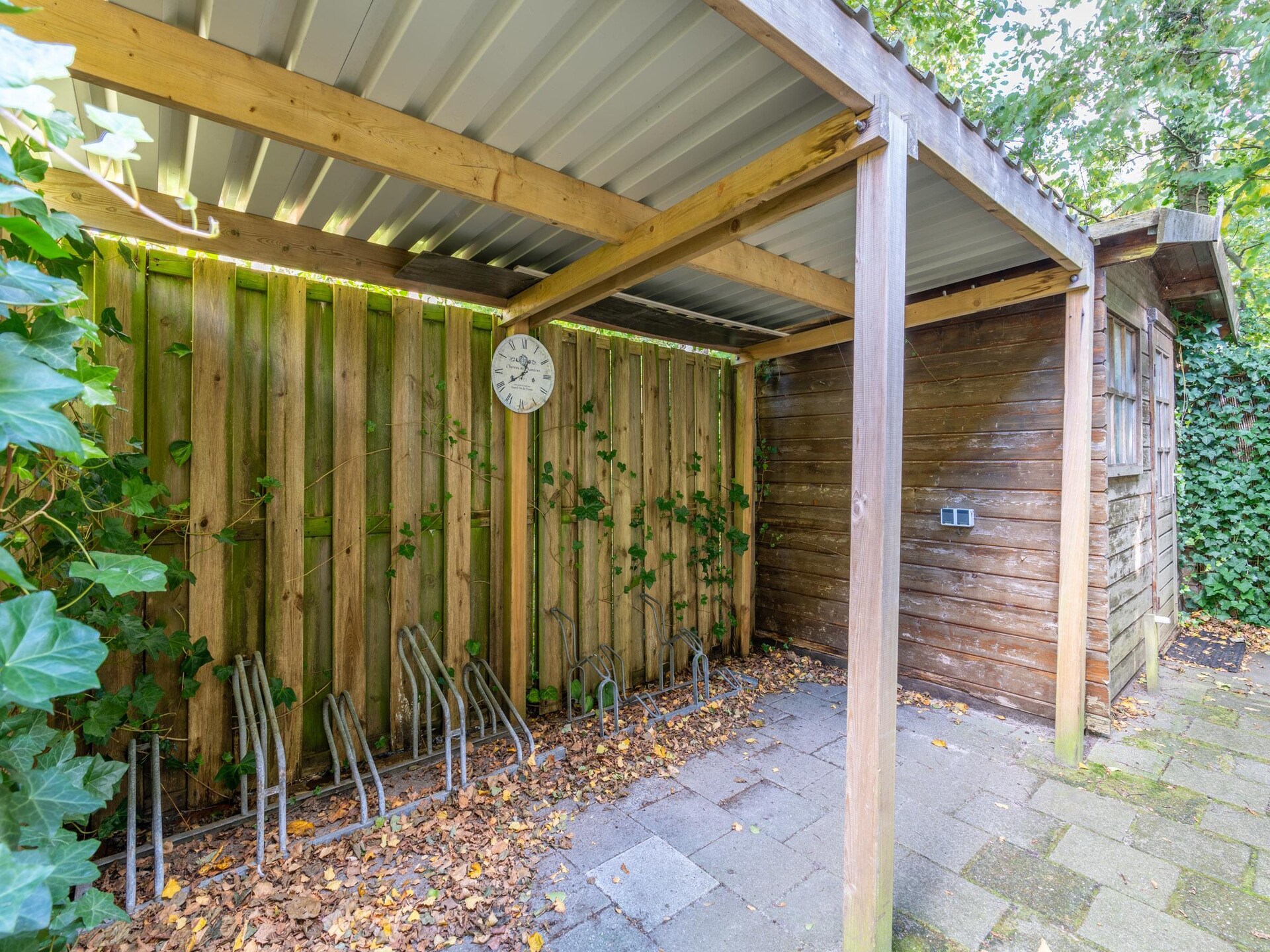 Vrijstaande bosbungalow voor 6 personen met omheinde tuin en oplaadpunt - foto 32